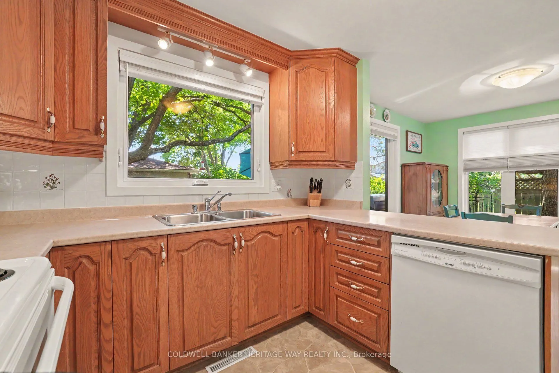 45 Shadetree Crescent