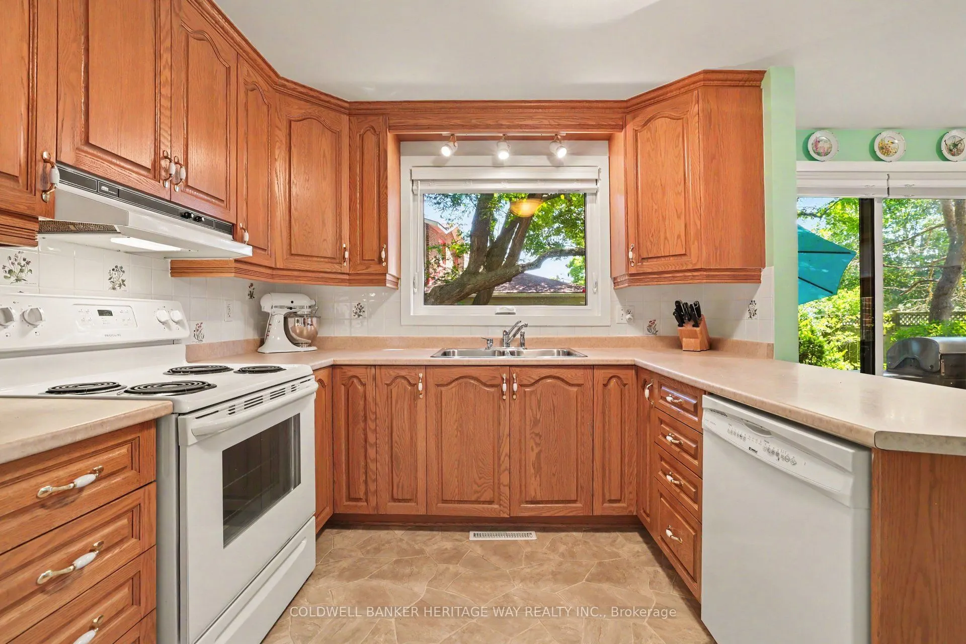 45 Shadetree Crescent