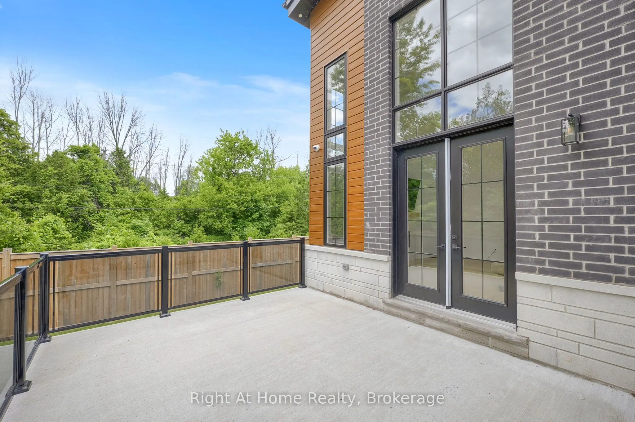 213 Suzanne Mess Boulevard