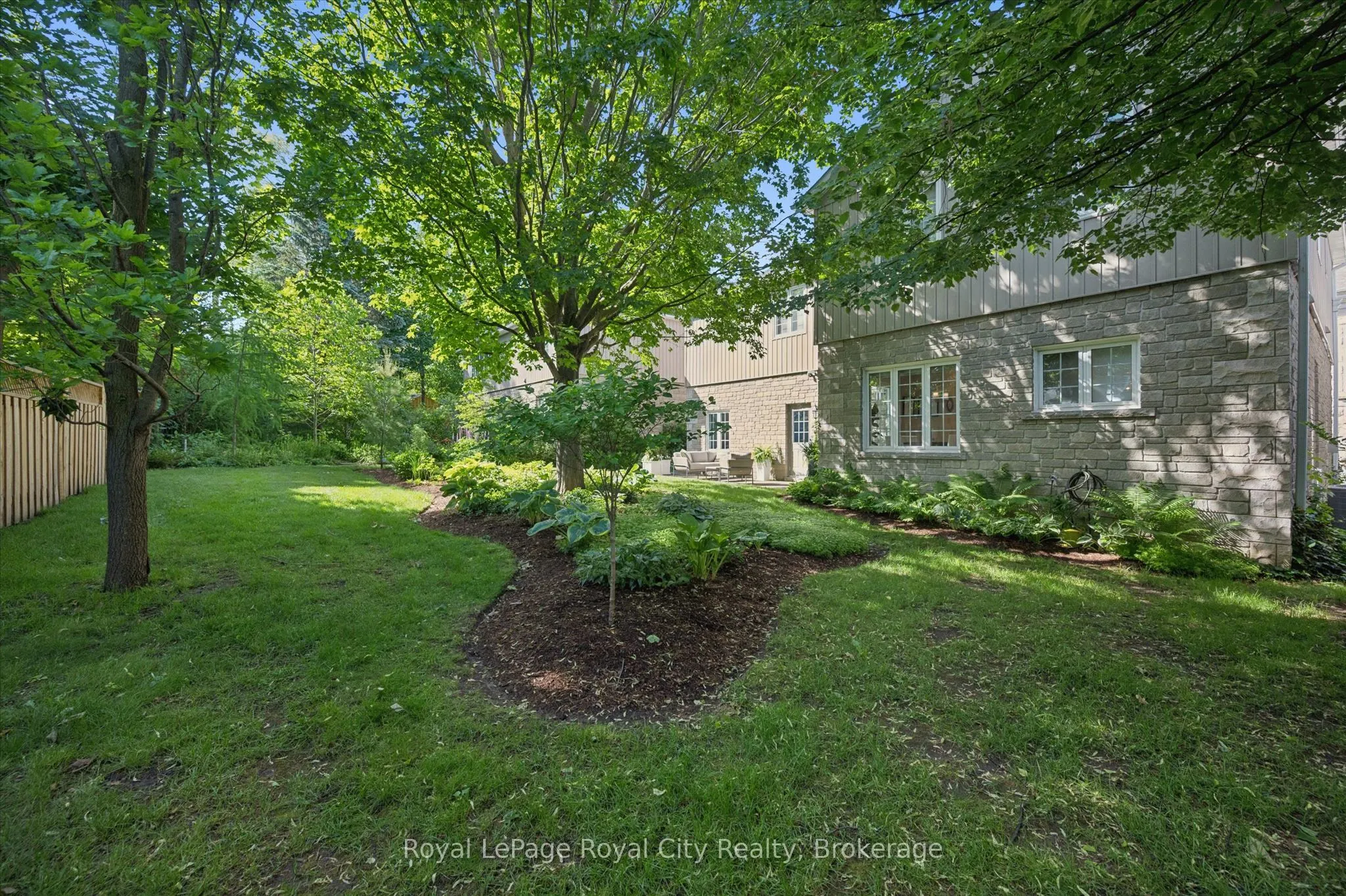 25 MANOR PARK Crescent #11