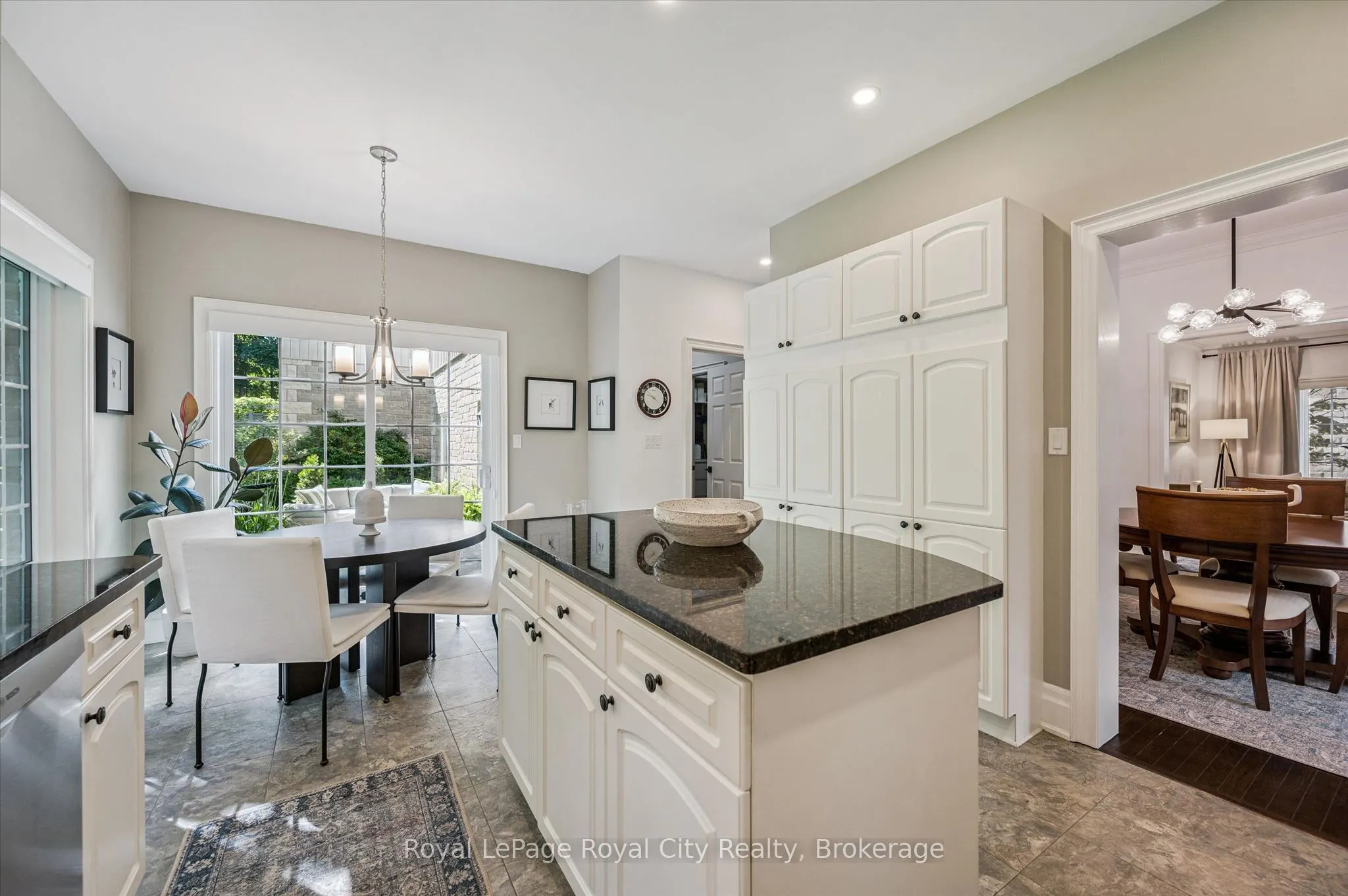 25 MANOR PARK Crescent #11