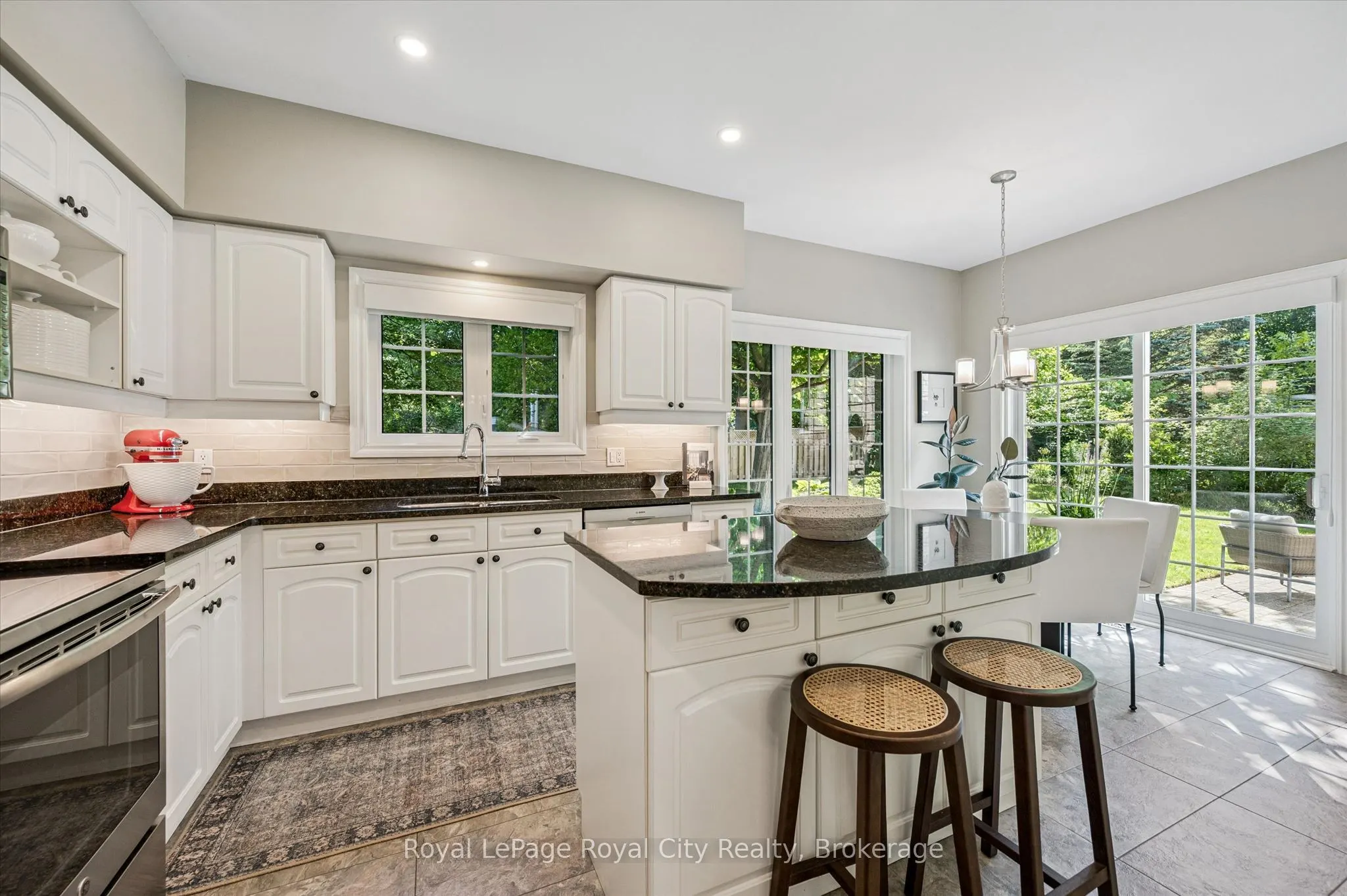 25 MANOR PARK Crescent #11