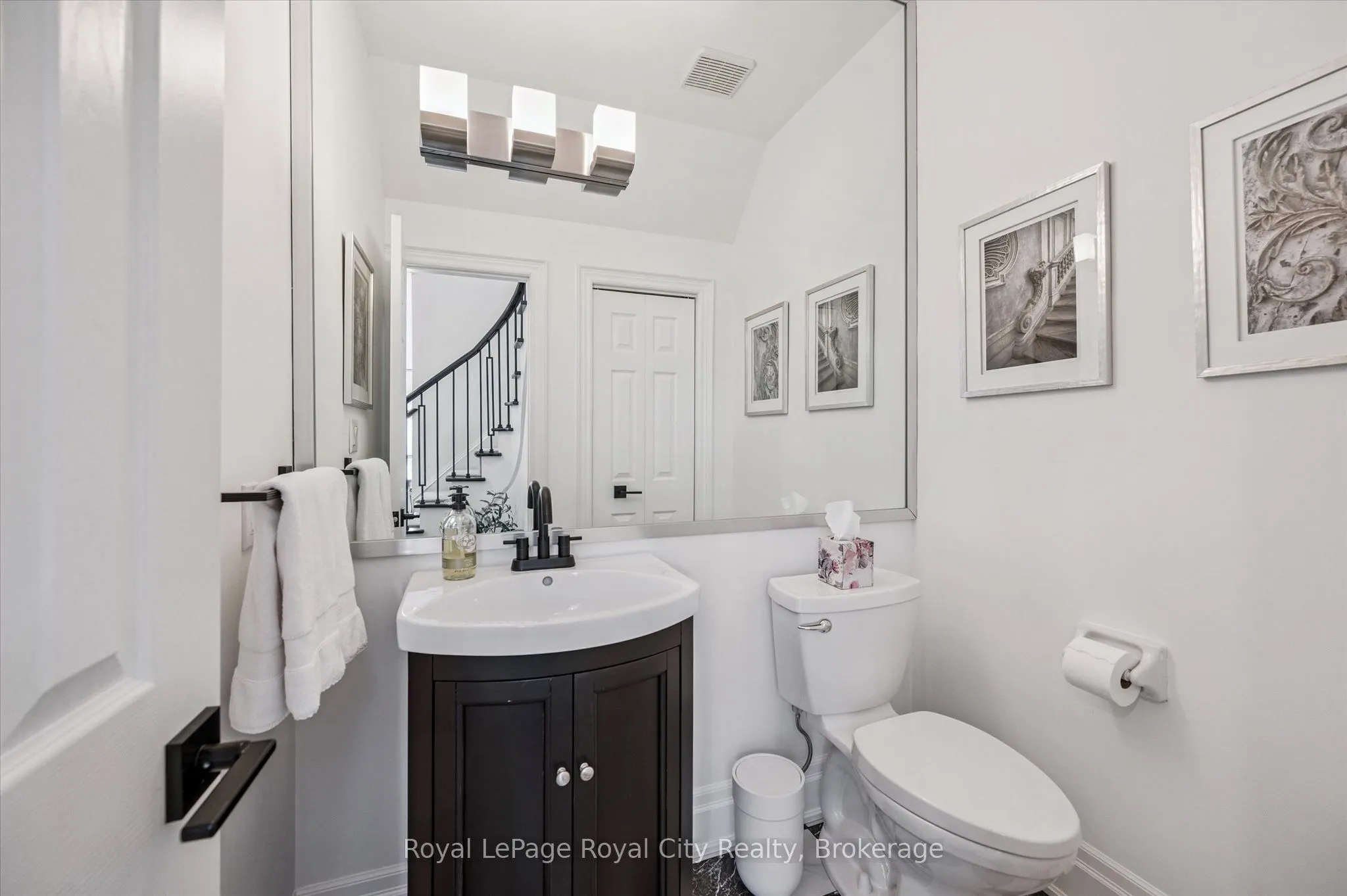 25 MANOR PARK Crescent #11
