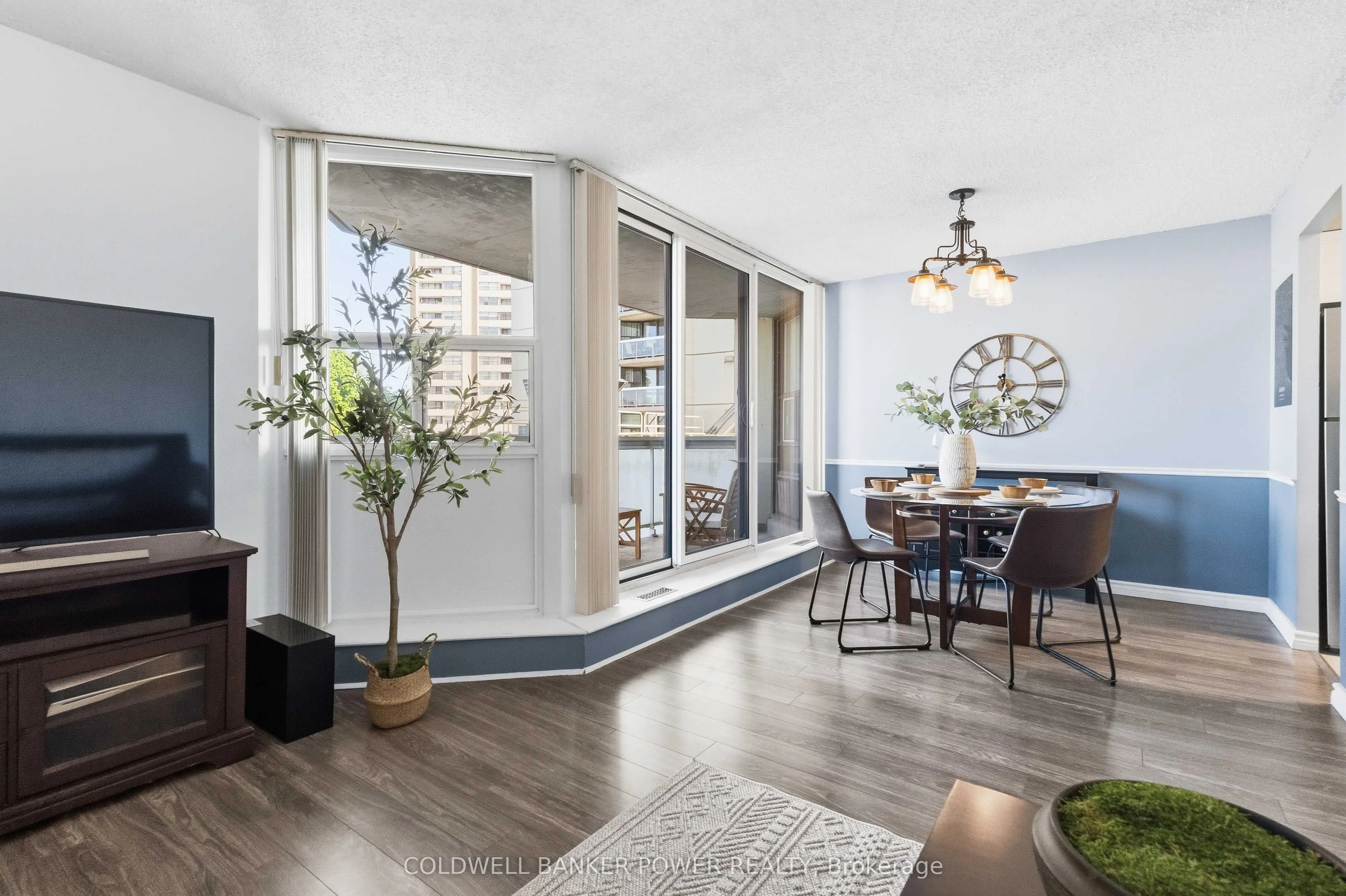 323 Colborne Street #302