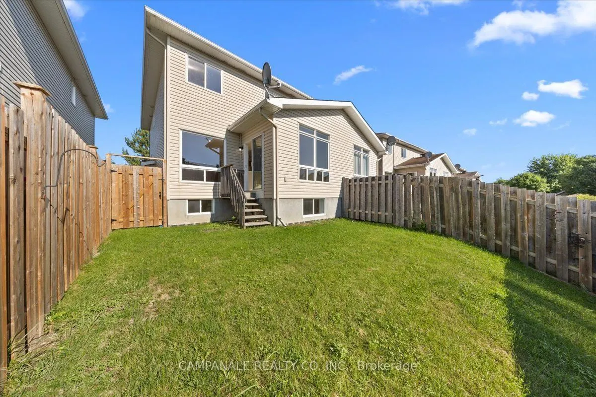 104 Wolff Crescent