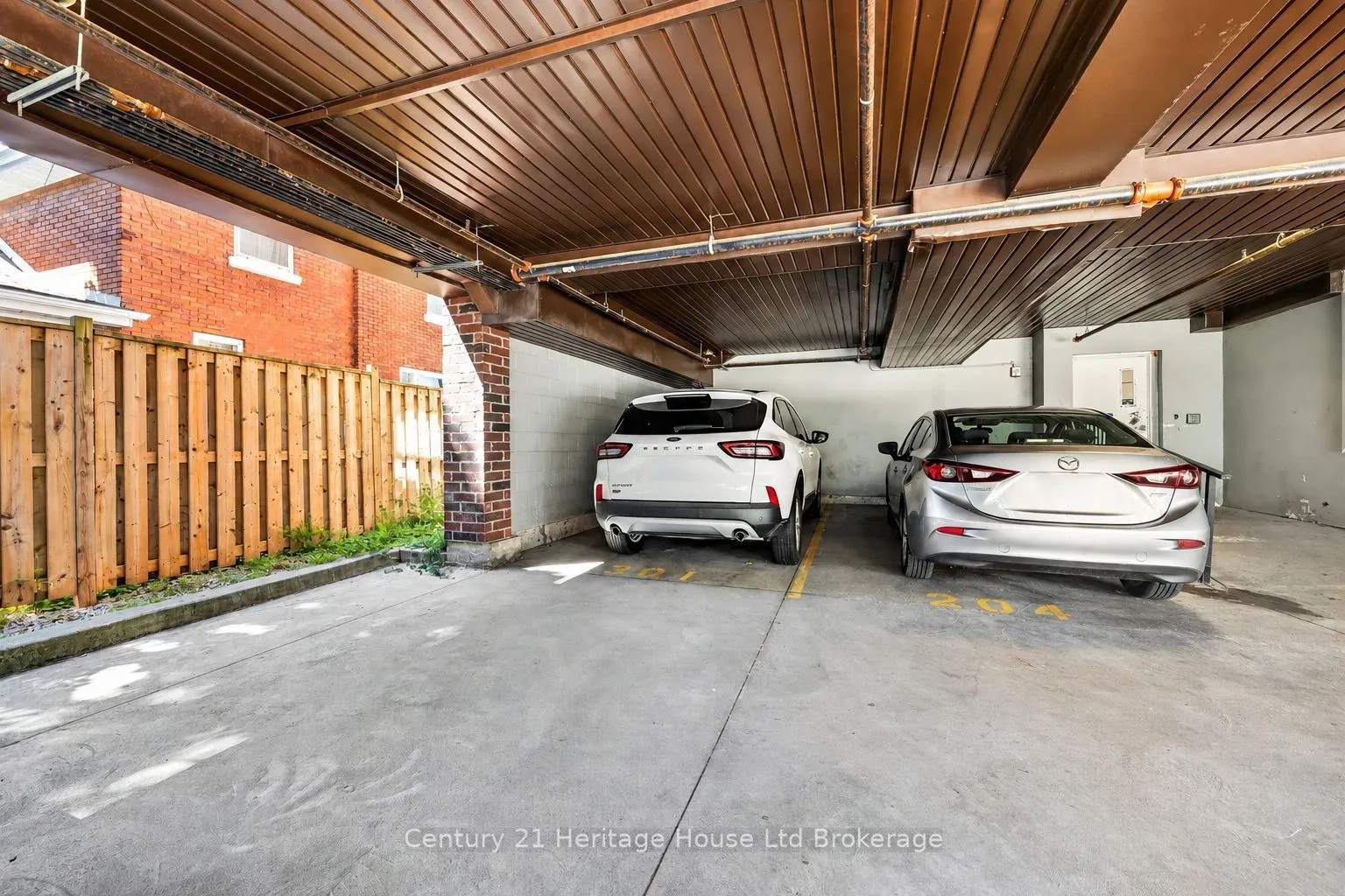 34 BROCK Street #301