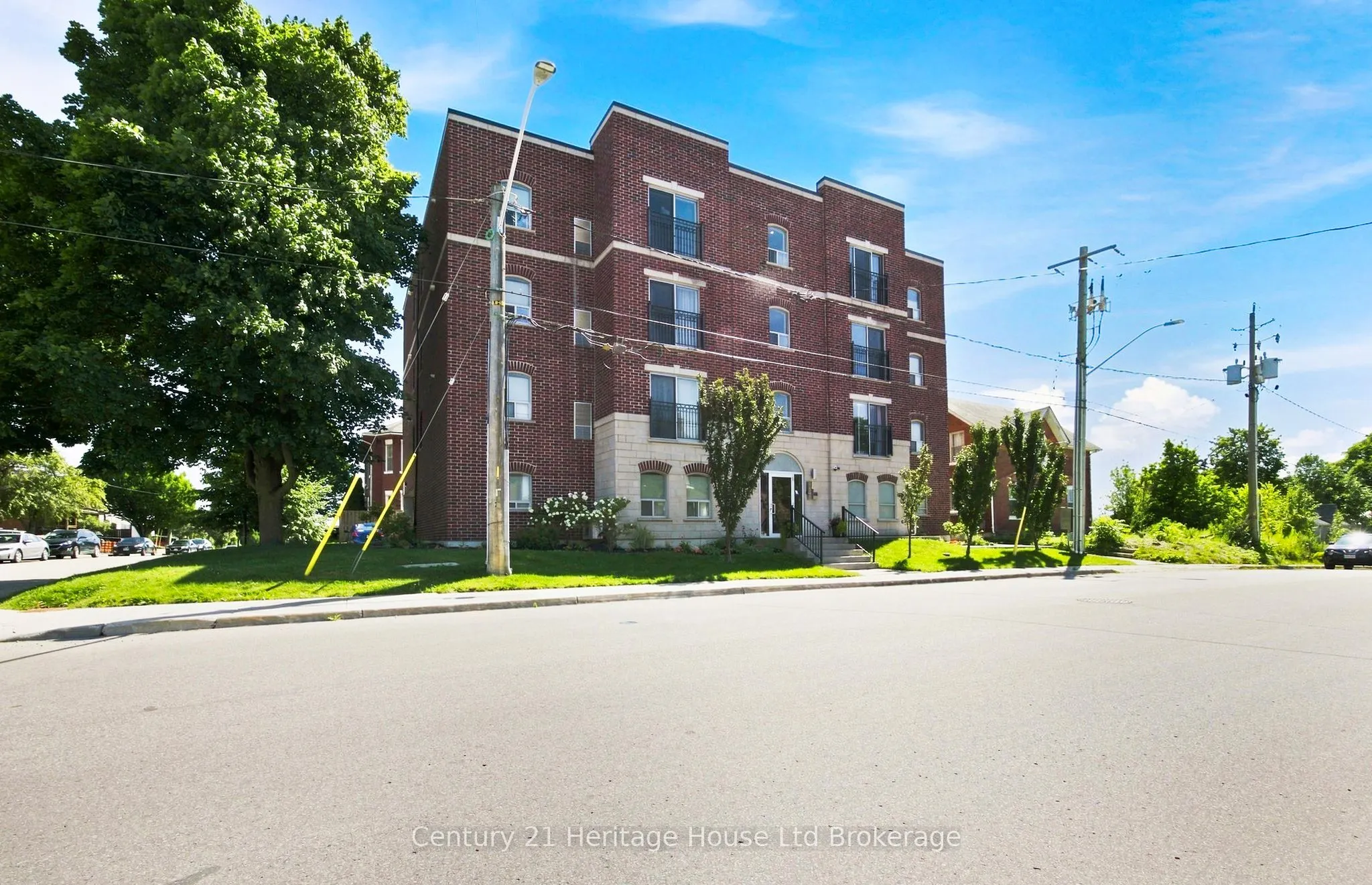 34 BROCK Street #301