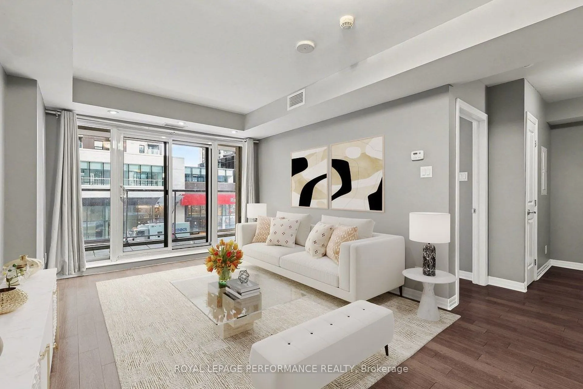 242 Rideau Street #204