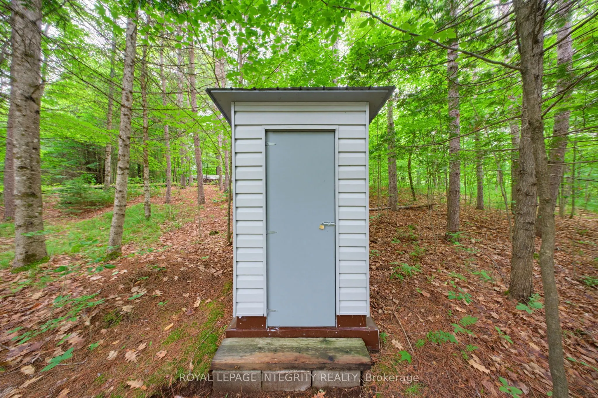 534 School House Lane