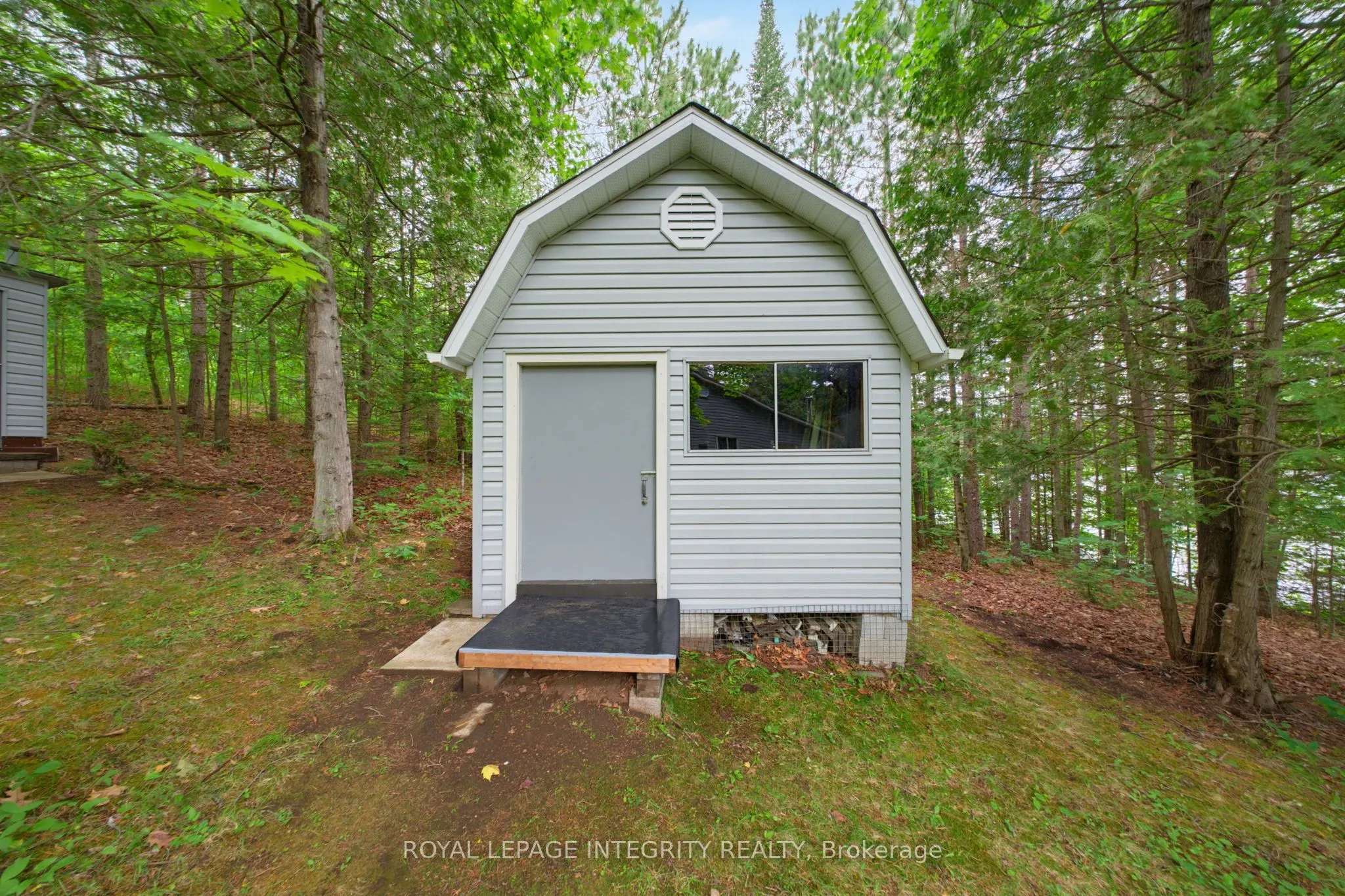 534 School House Lane