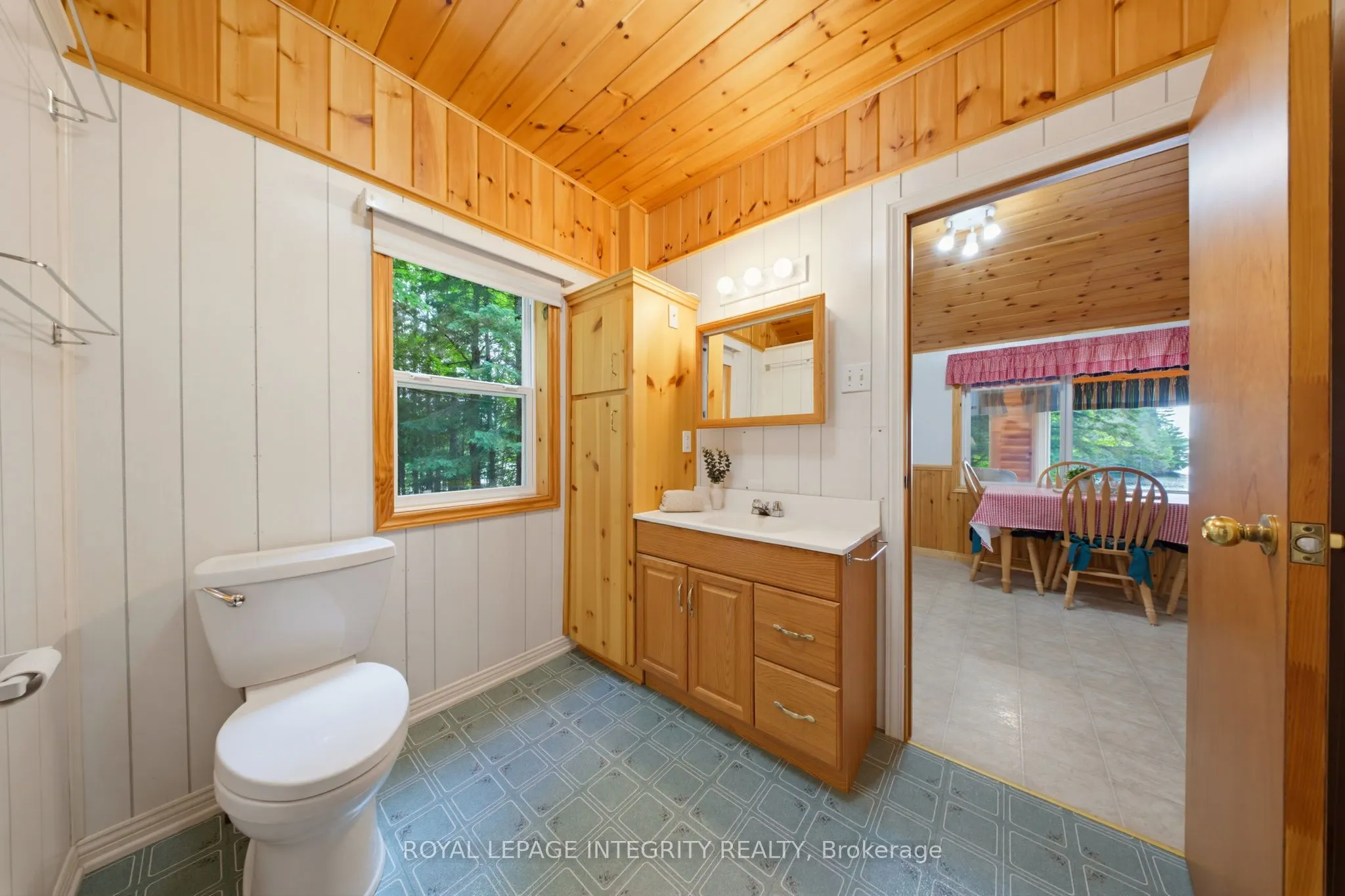 534 School House Lane