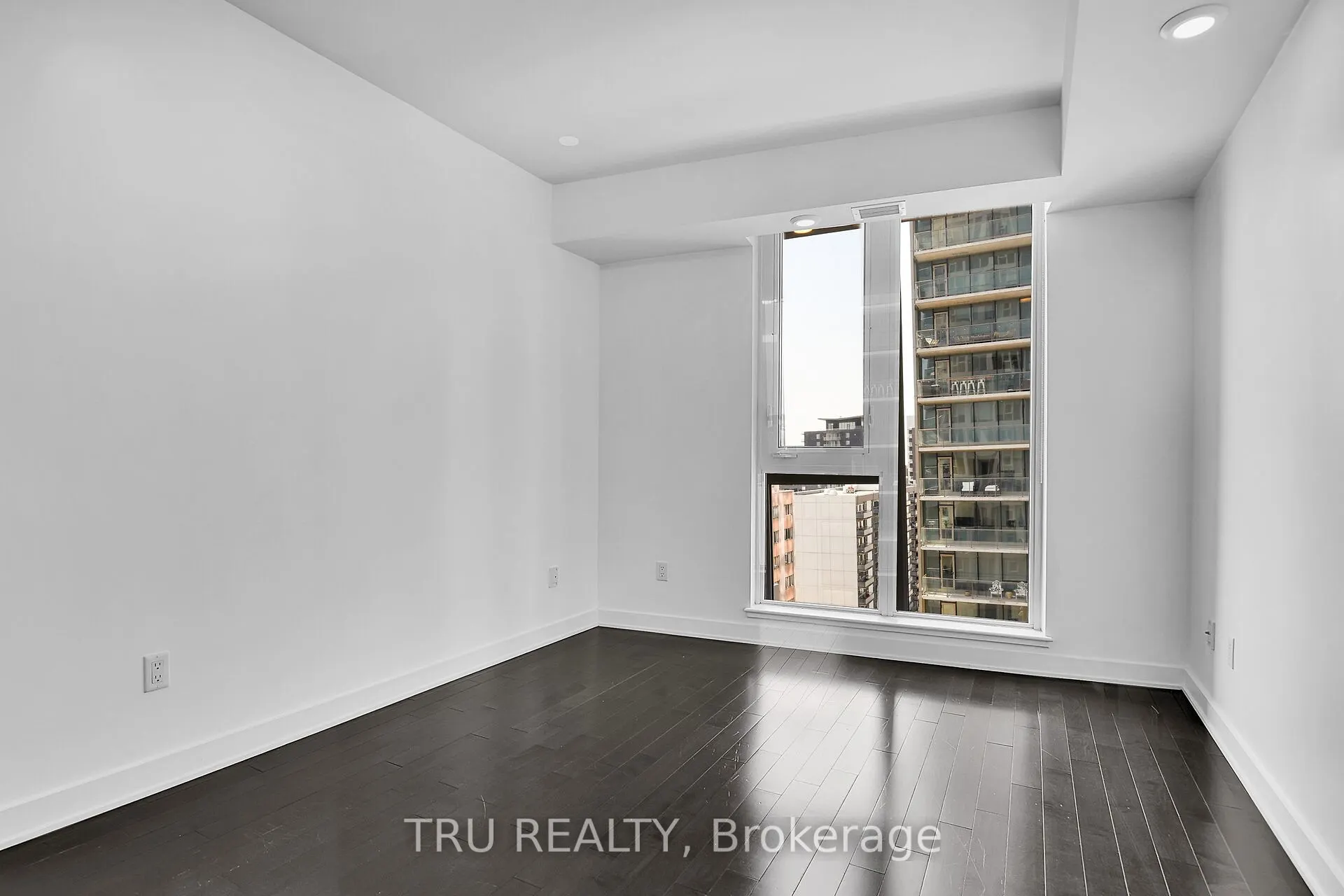 179 Metcalfe Street #1110