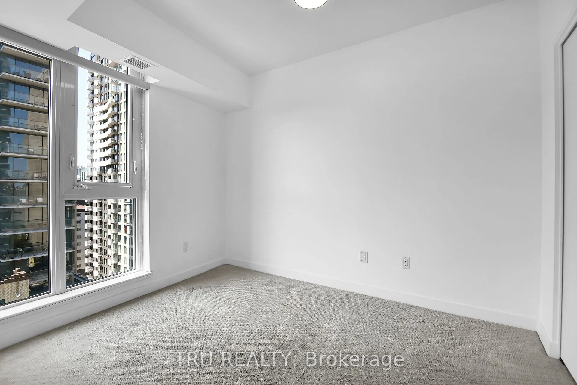 179 Metcalfe Street #1110