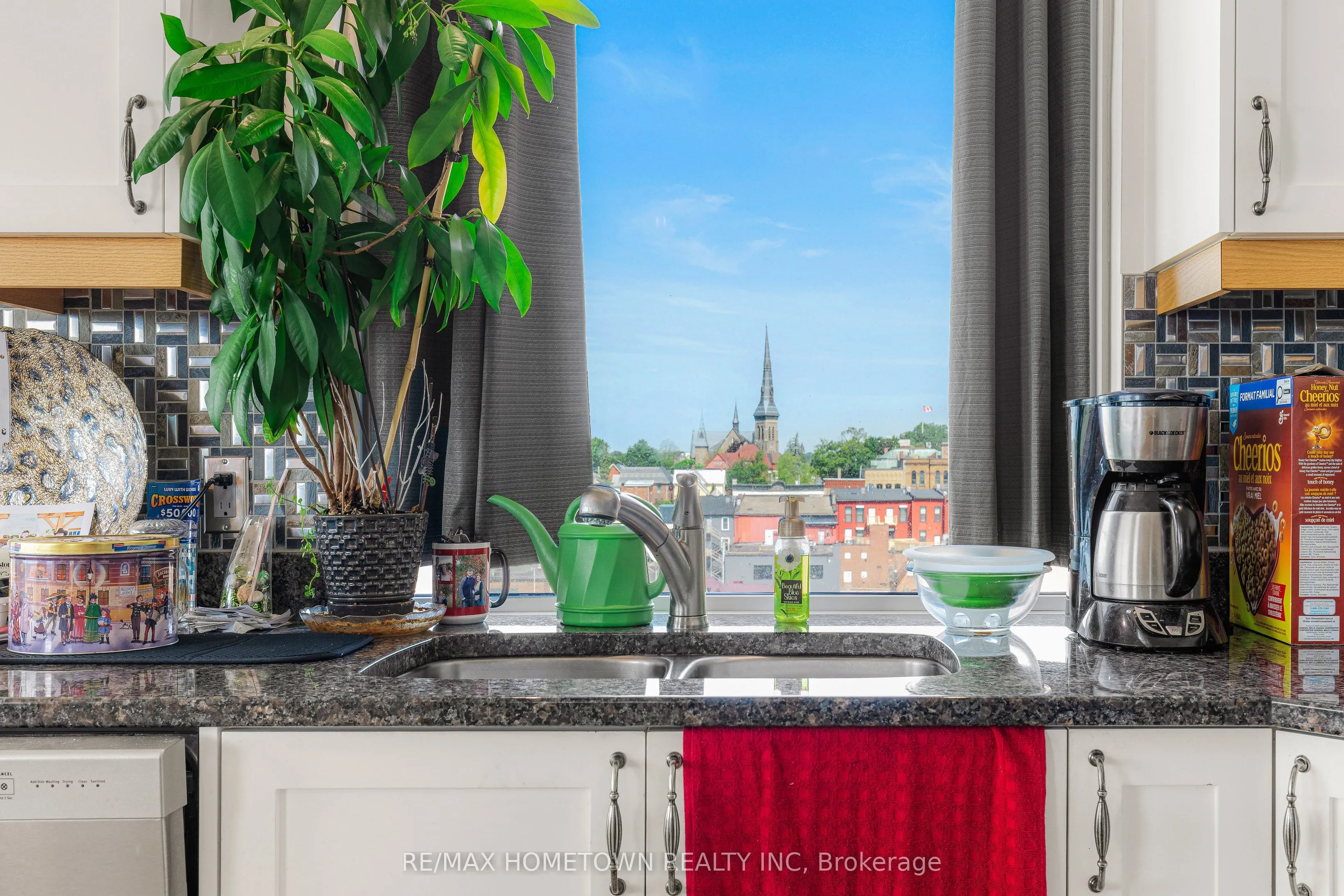 15 St Andrew Street #904