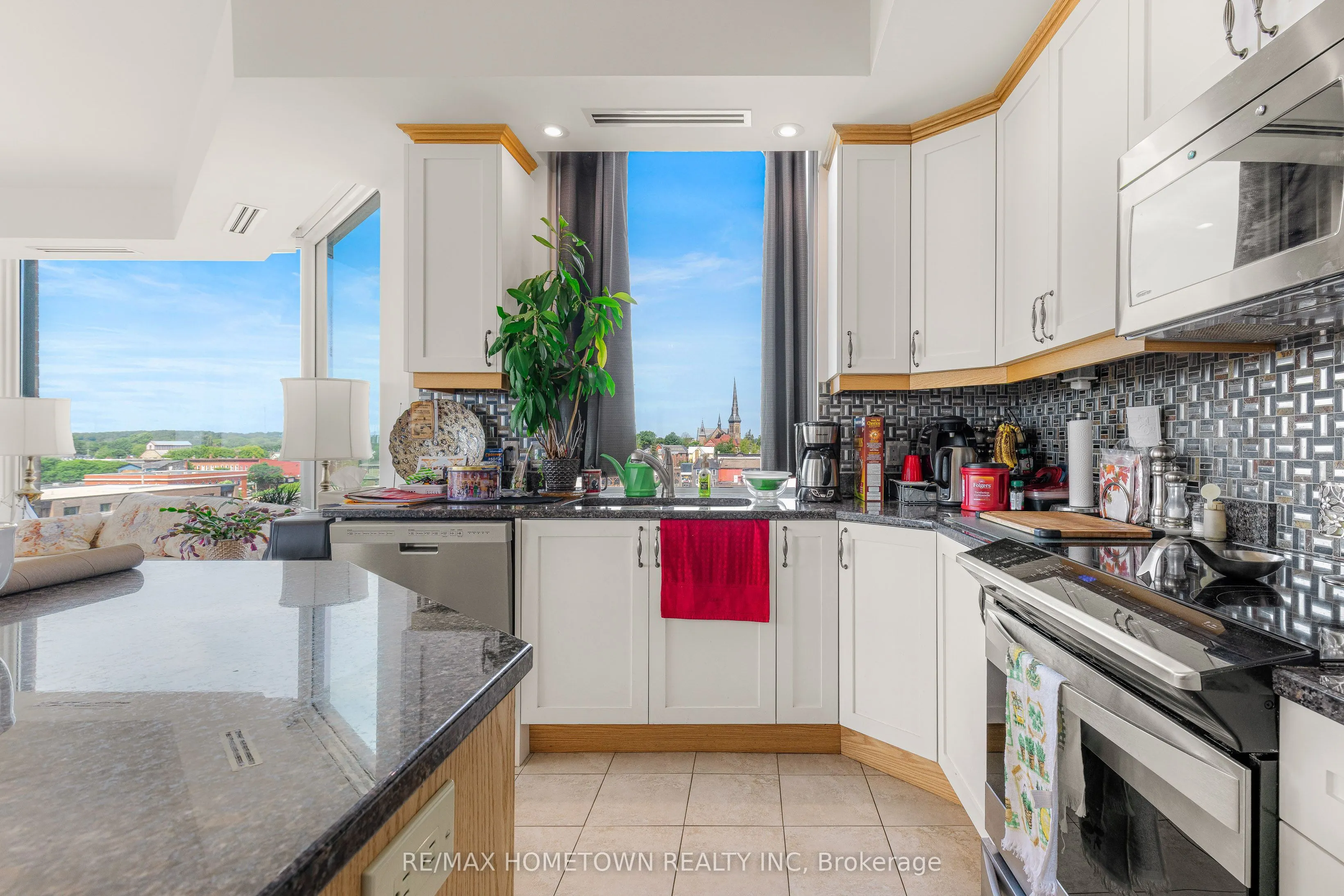 15 St Andrew Street #904