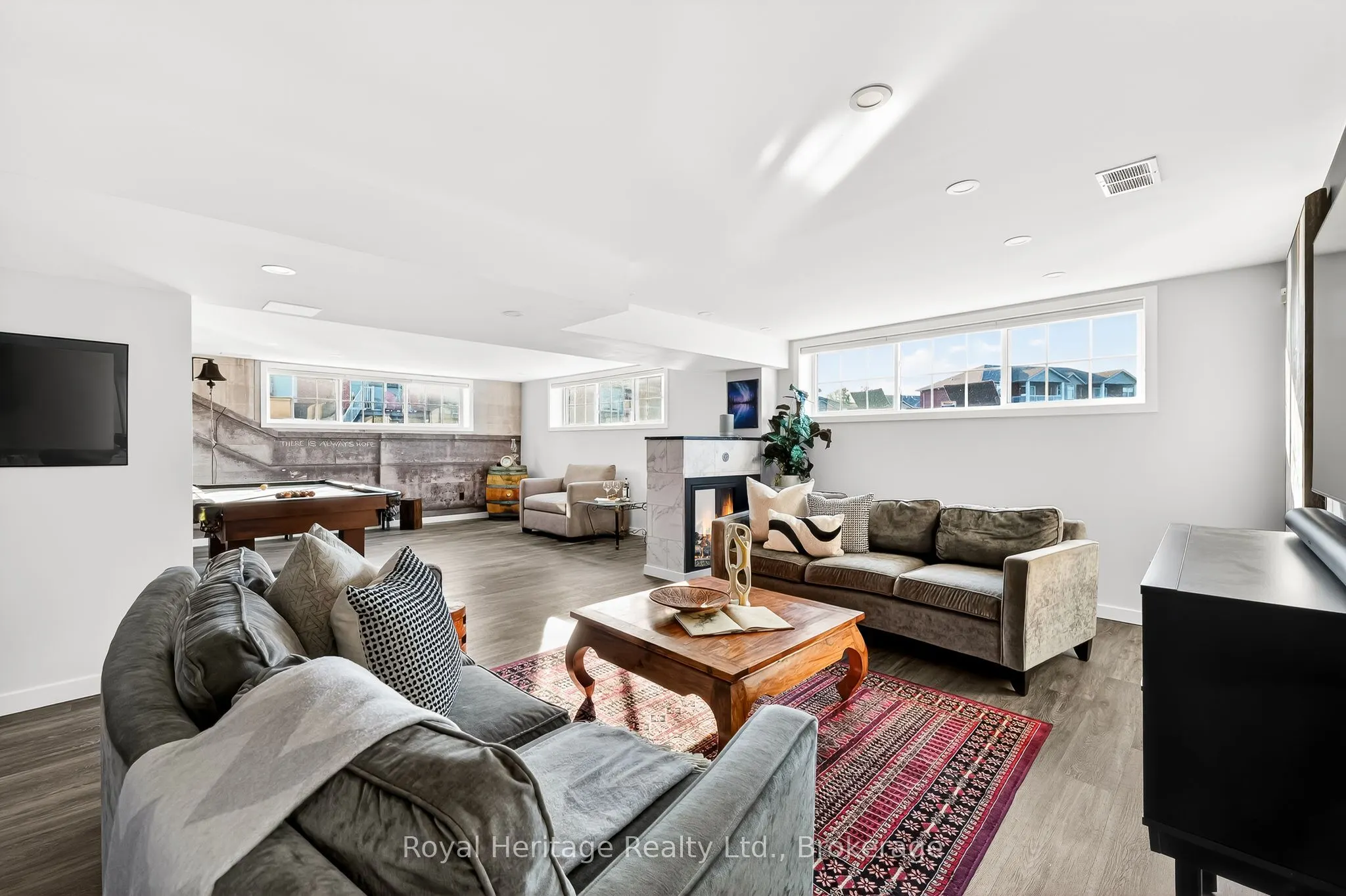 32 Edgewater Drive