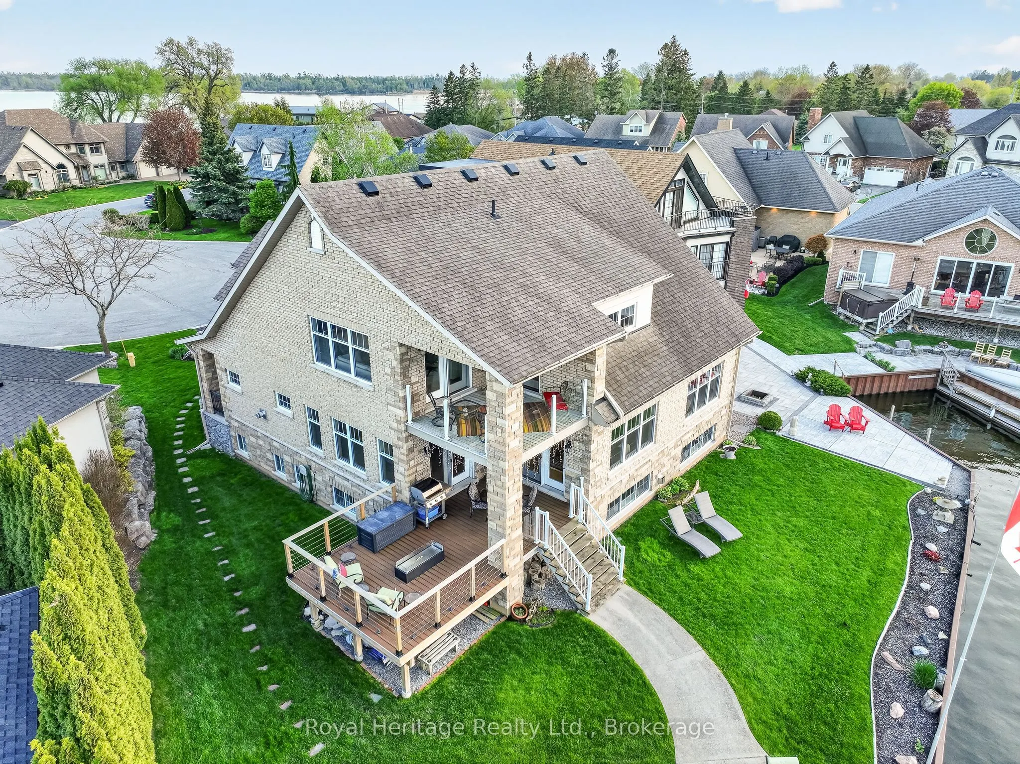 32 Edgewater Drive