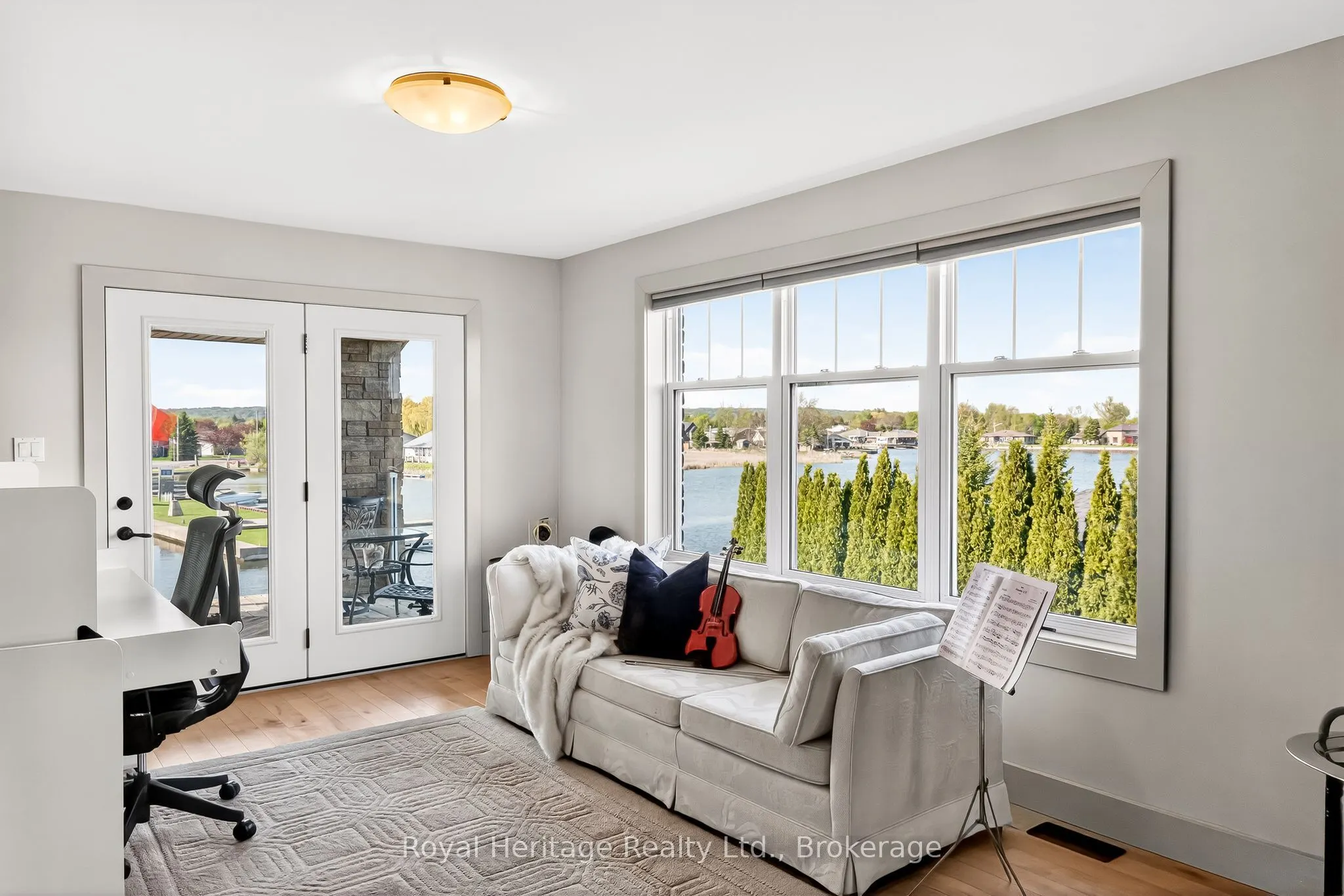 32 Edgewater Drive