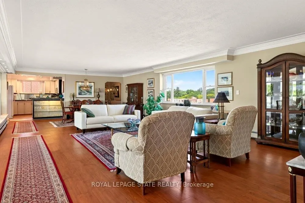 9 Grant Boulevard #602