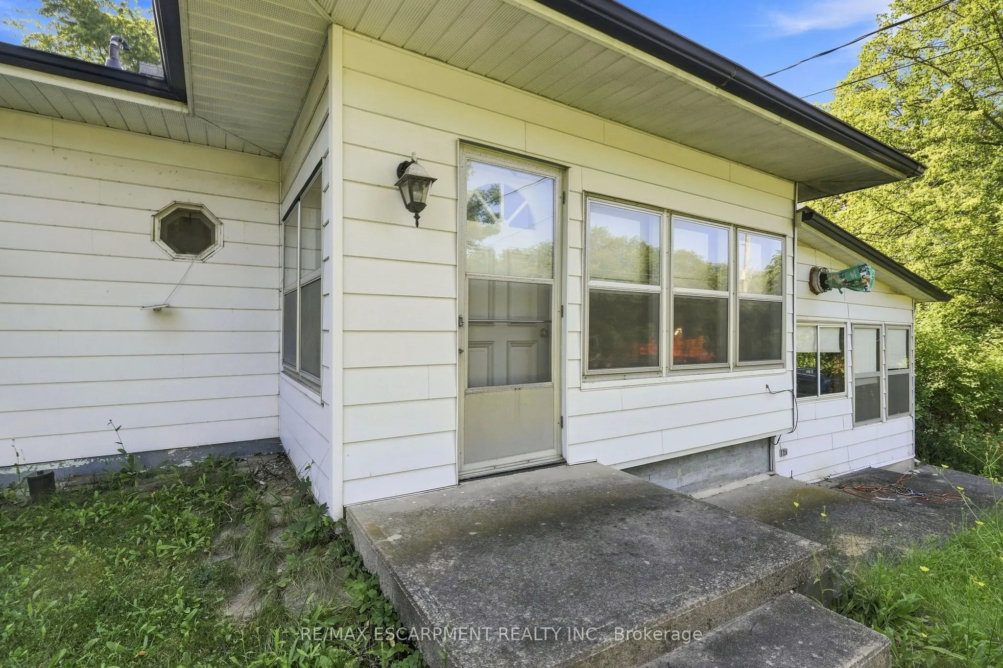 698 York Road