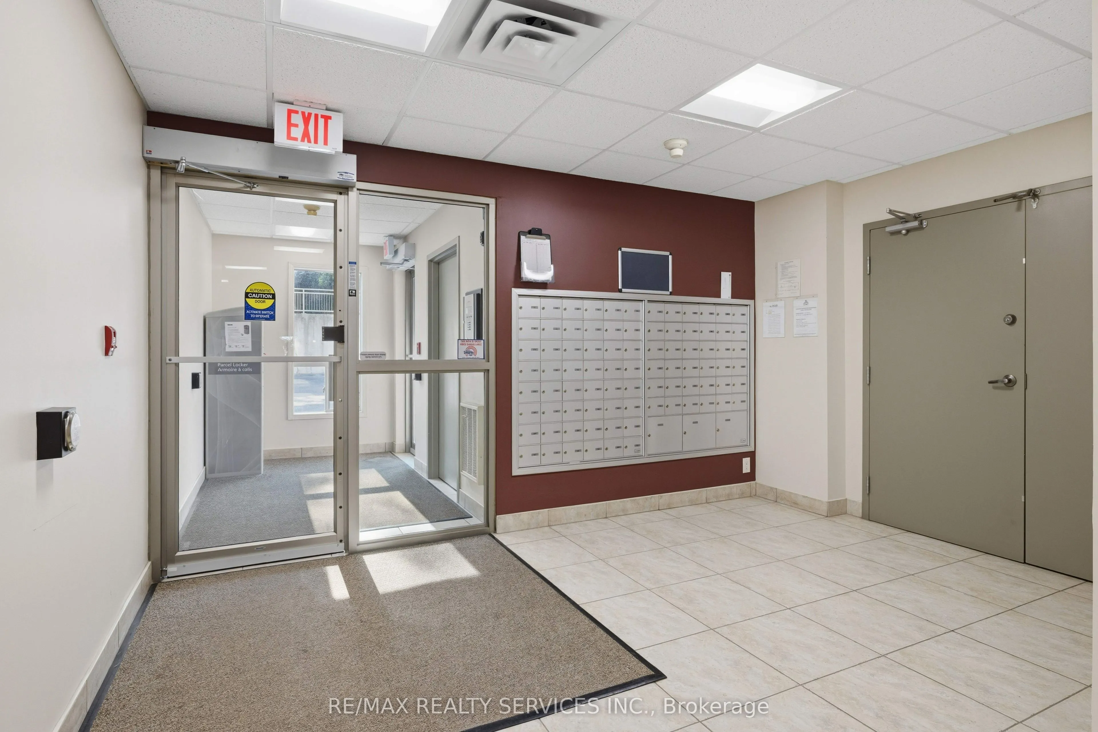 350 Wellington Street #212