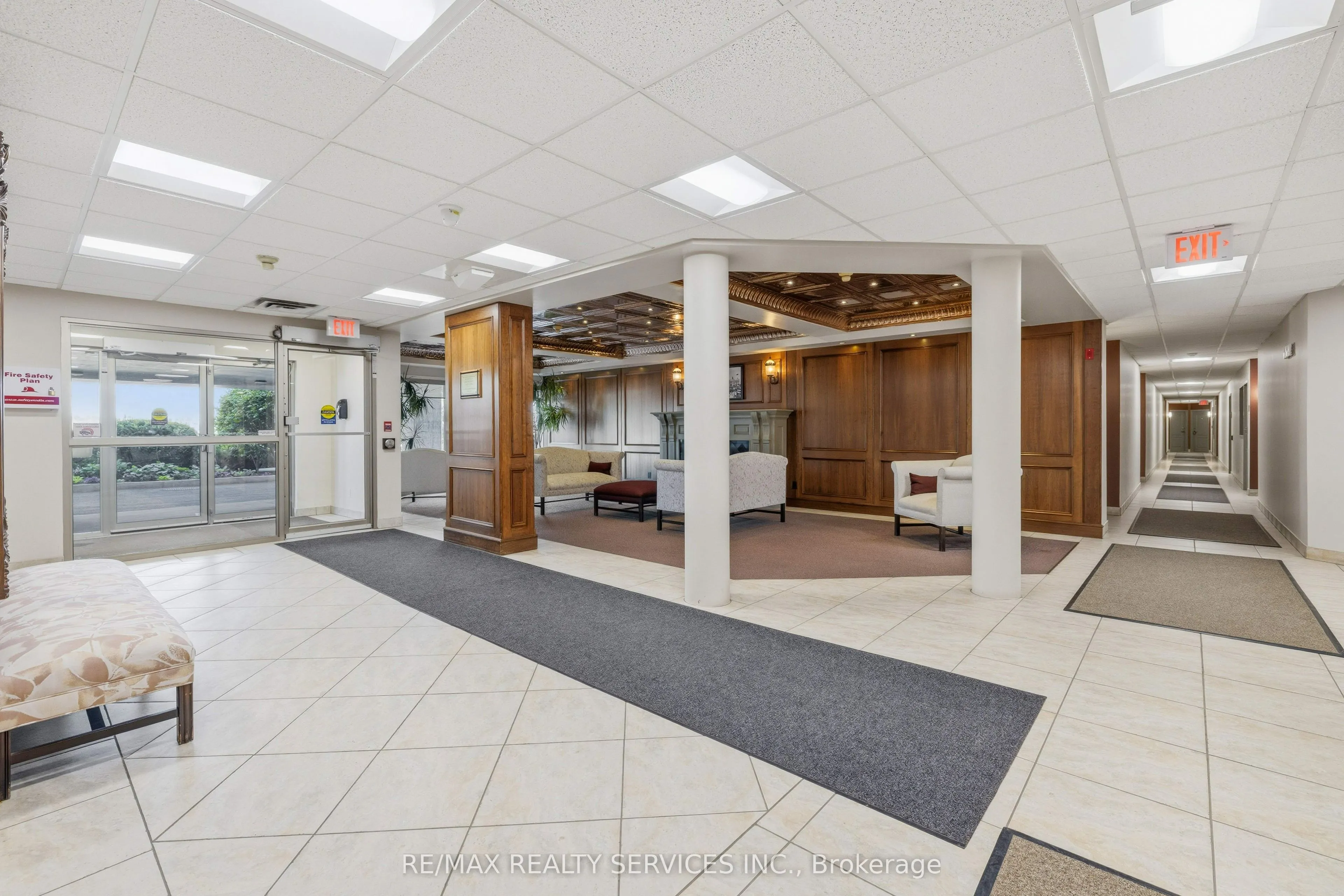 350 Wellington Street #212
