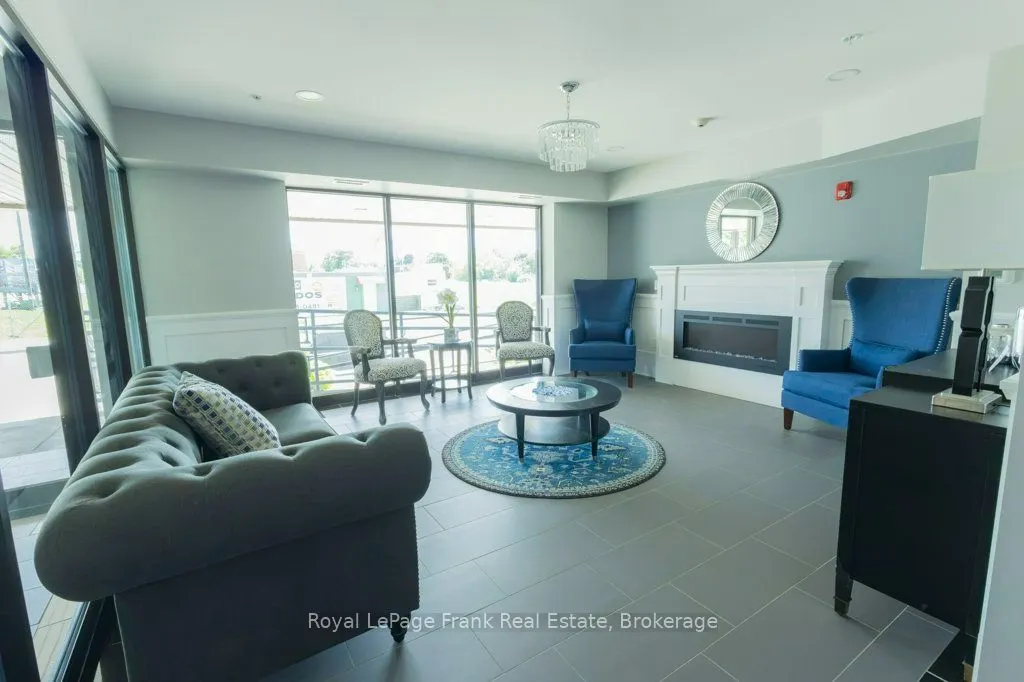 58 Glenelg Street W #103