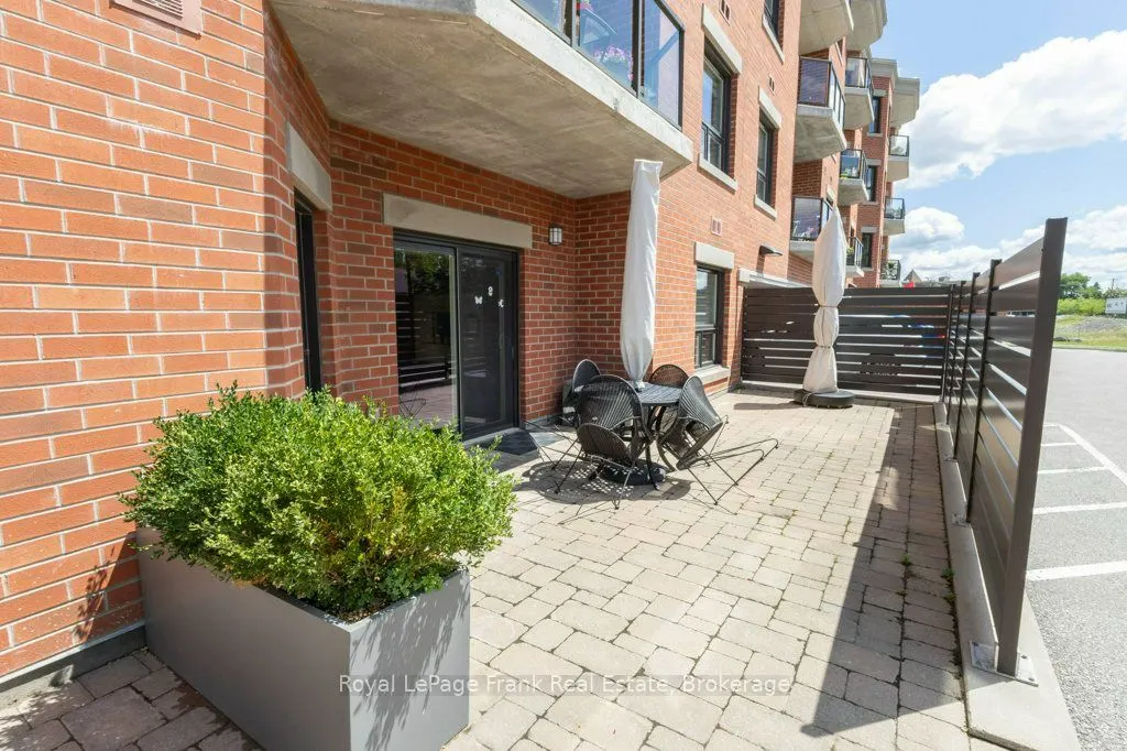58 Glenelg Street W #103