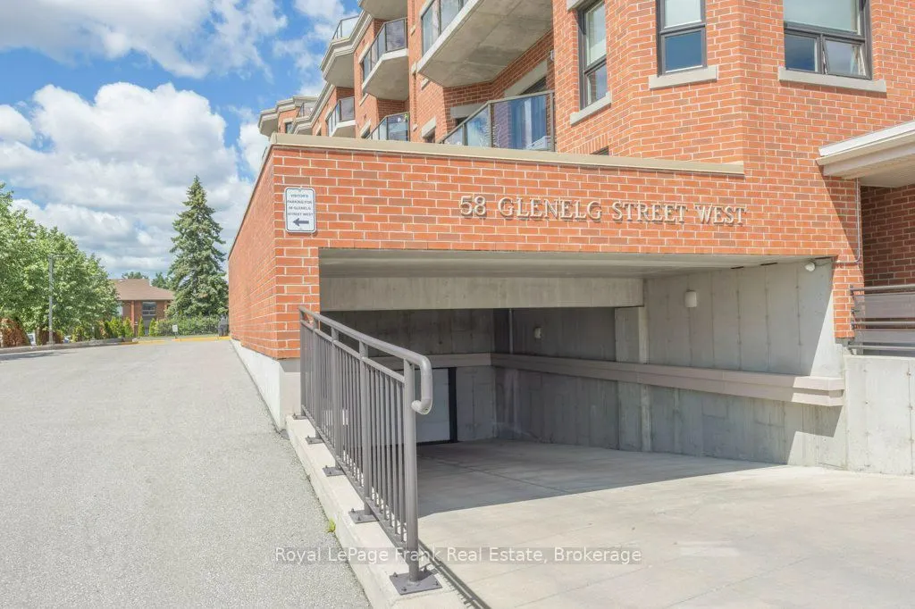 58 Glenelg Street W #103
