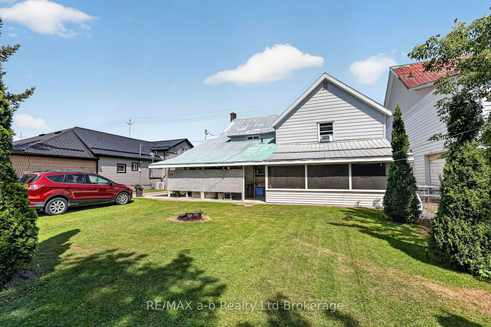 133 Dundas Street