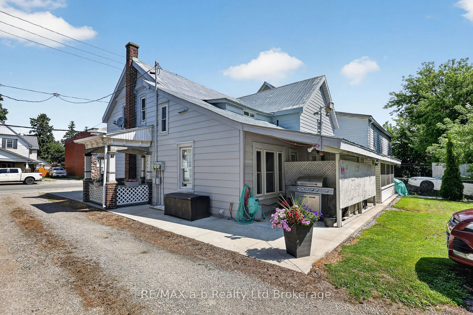 133 Dundas Street