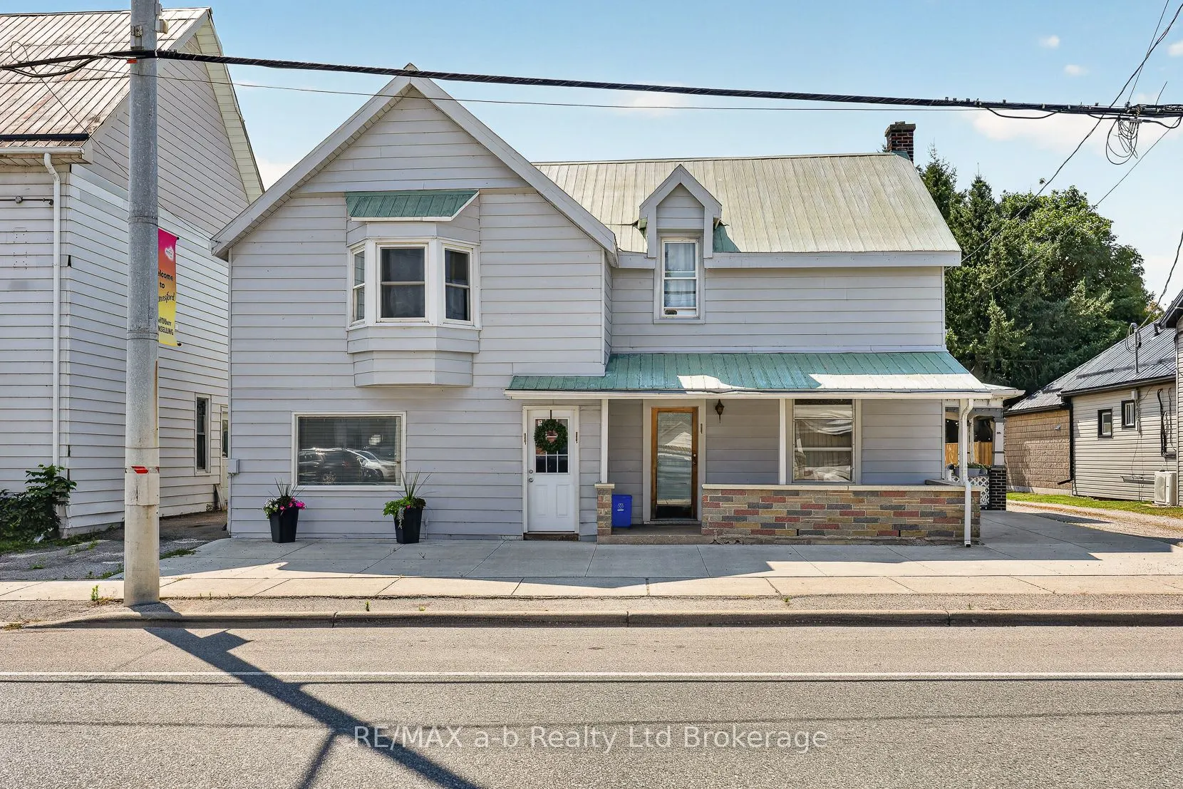 133 Dundas Street