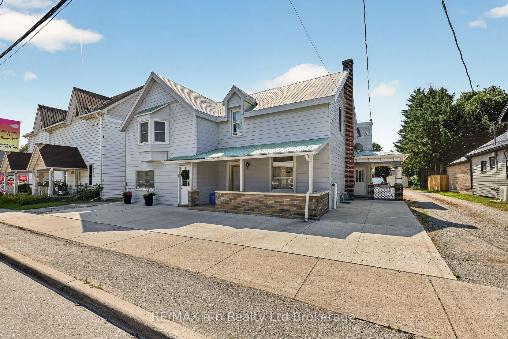 133 Dundas Street