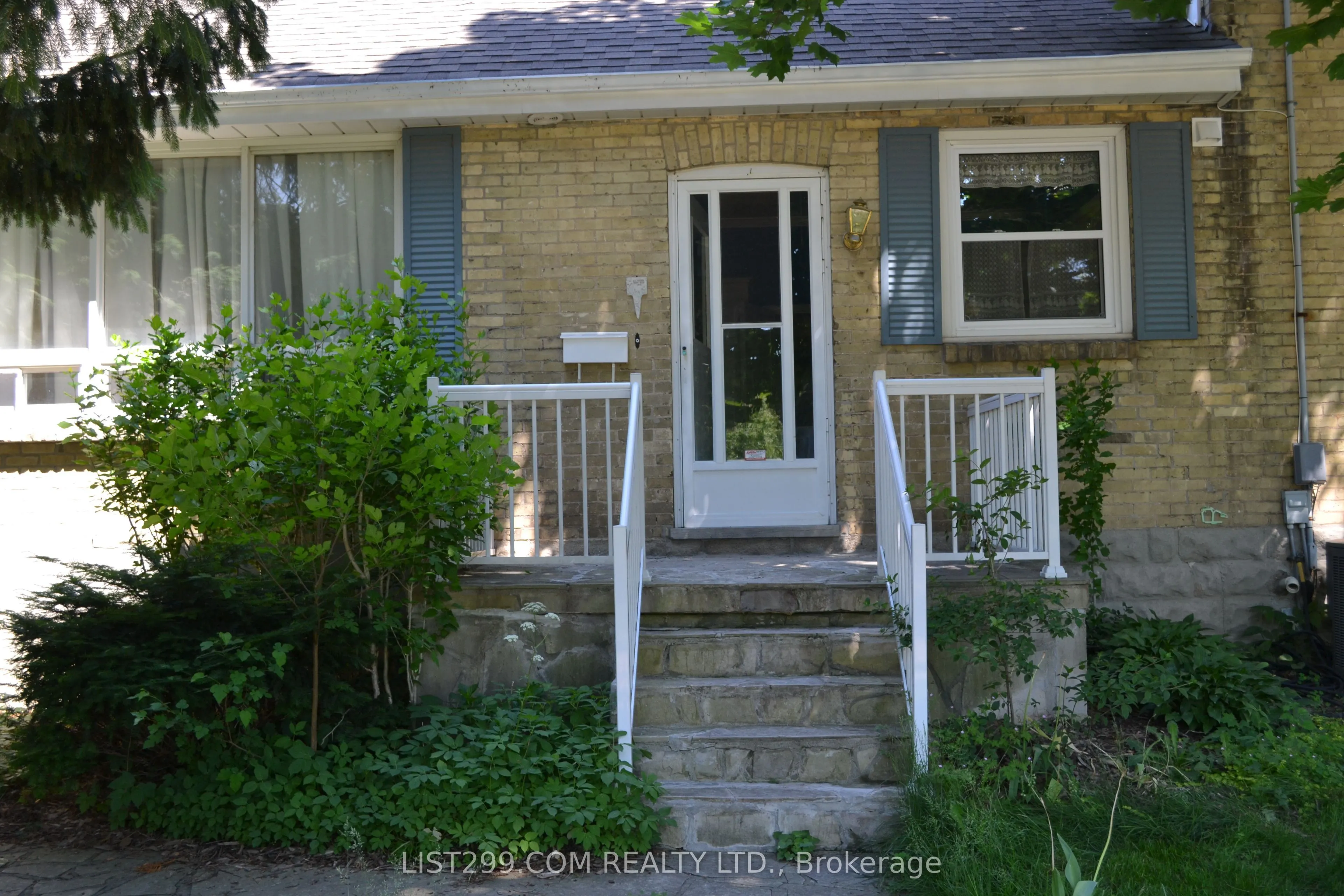 1049 Talbot Street