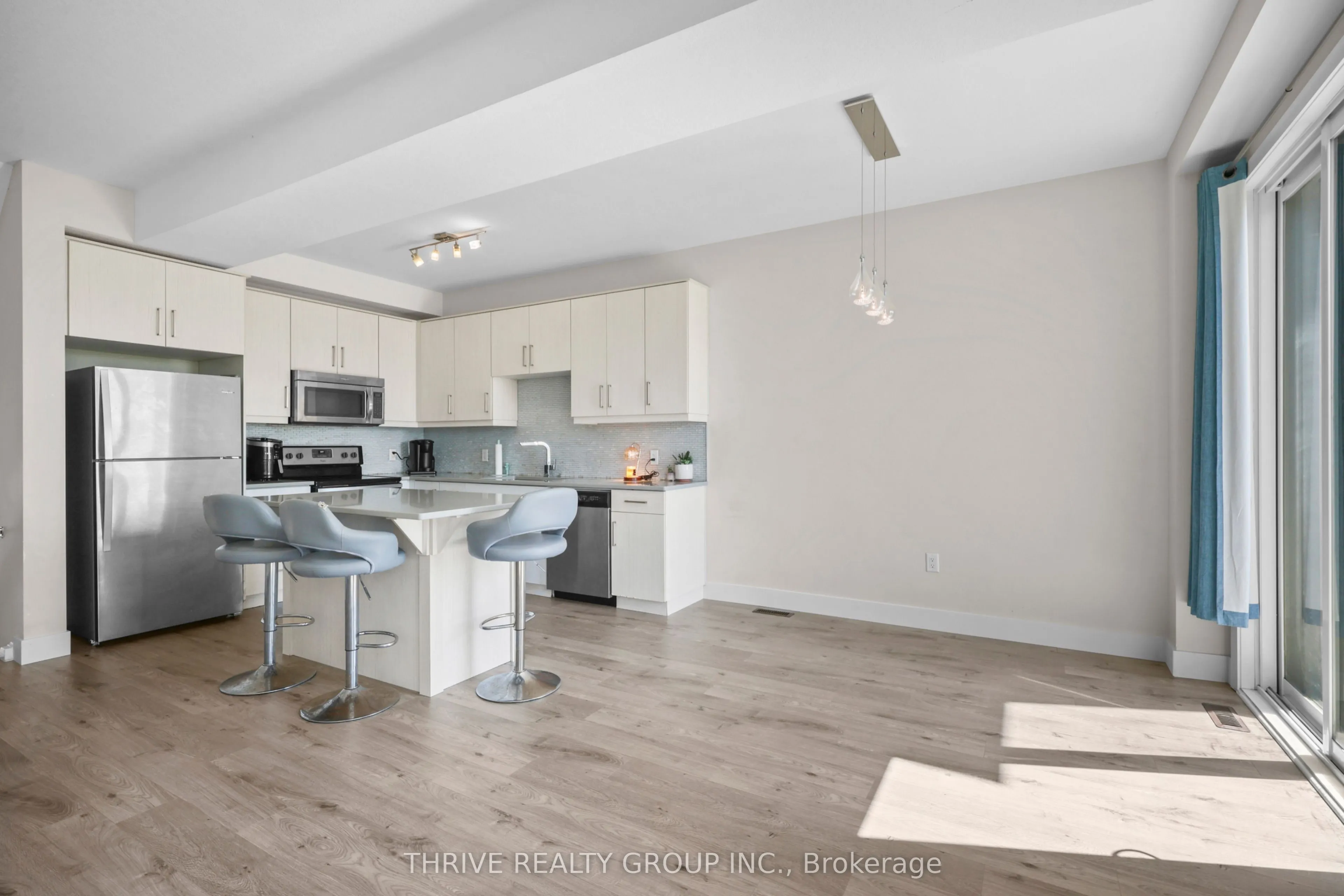 981 West Village Square