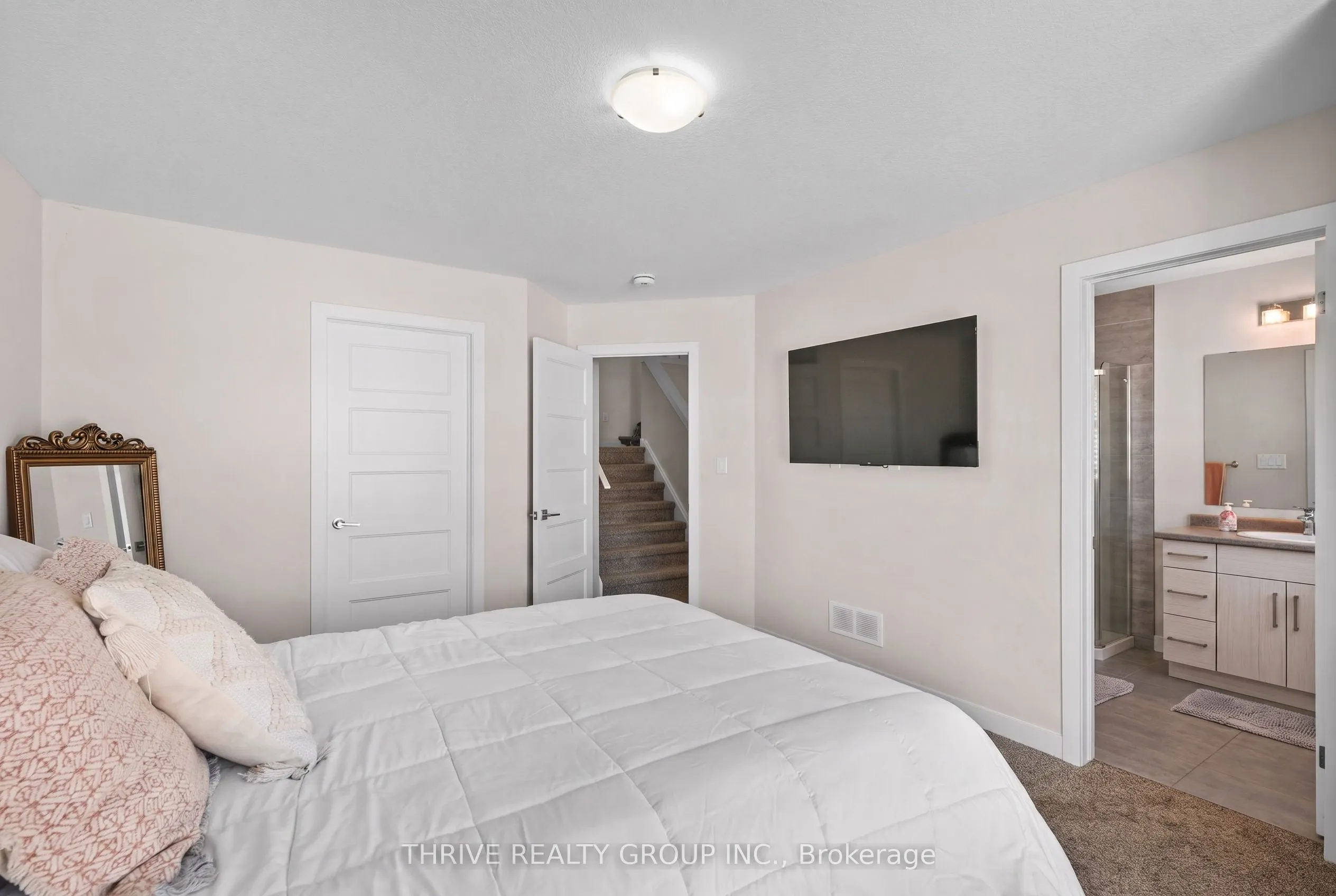 981 West Village Square
