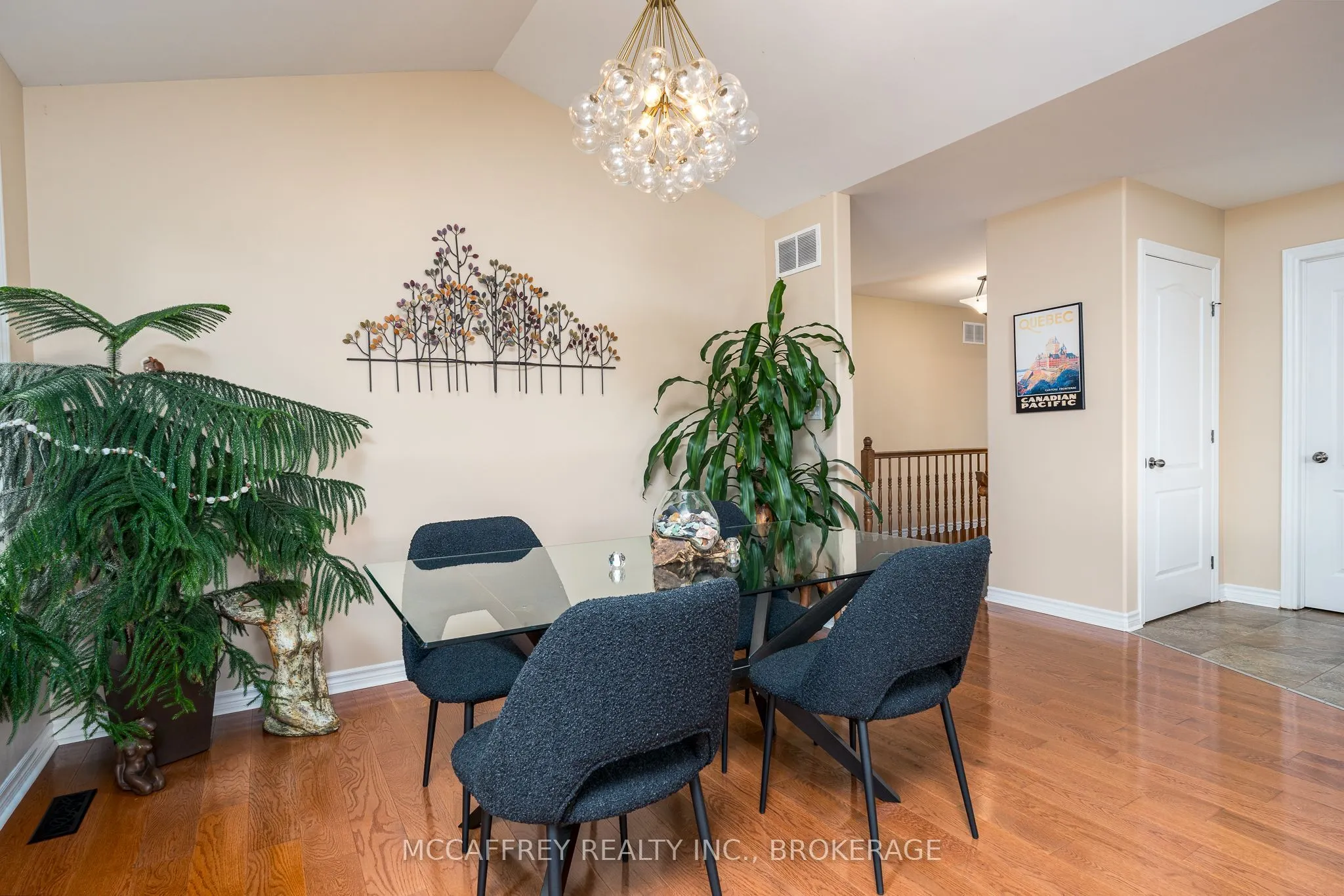 444 BRIDGE Street W