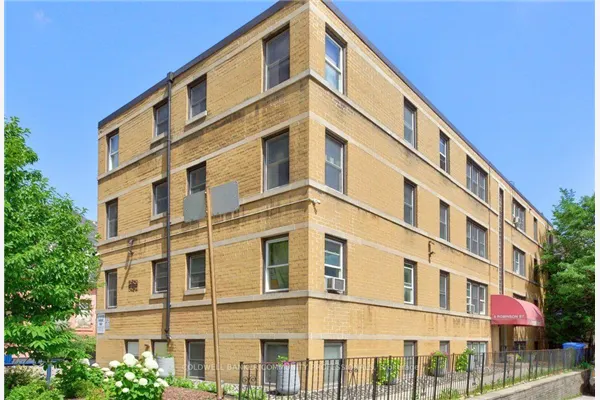 4 Robinson Street