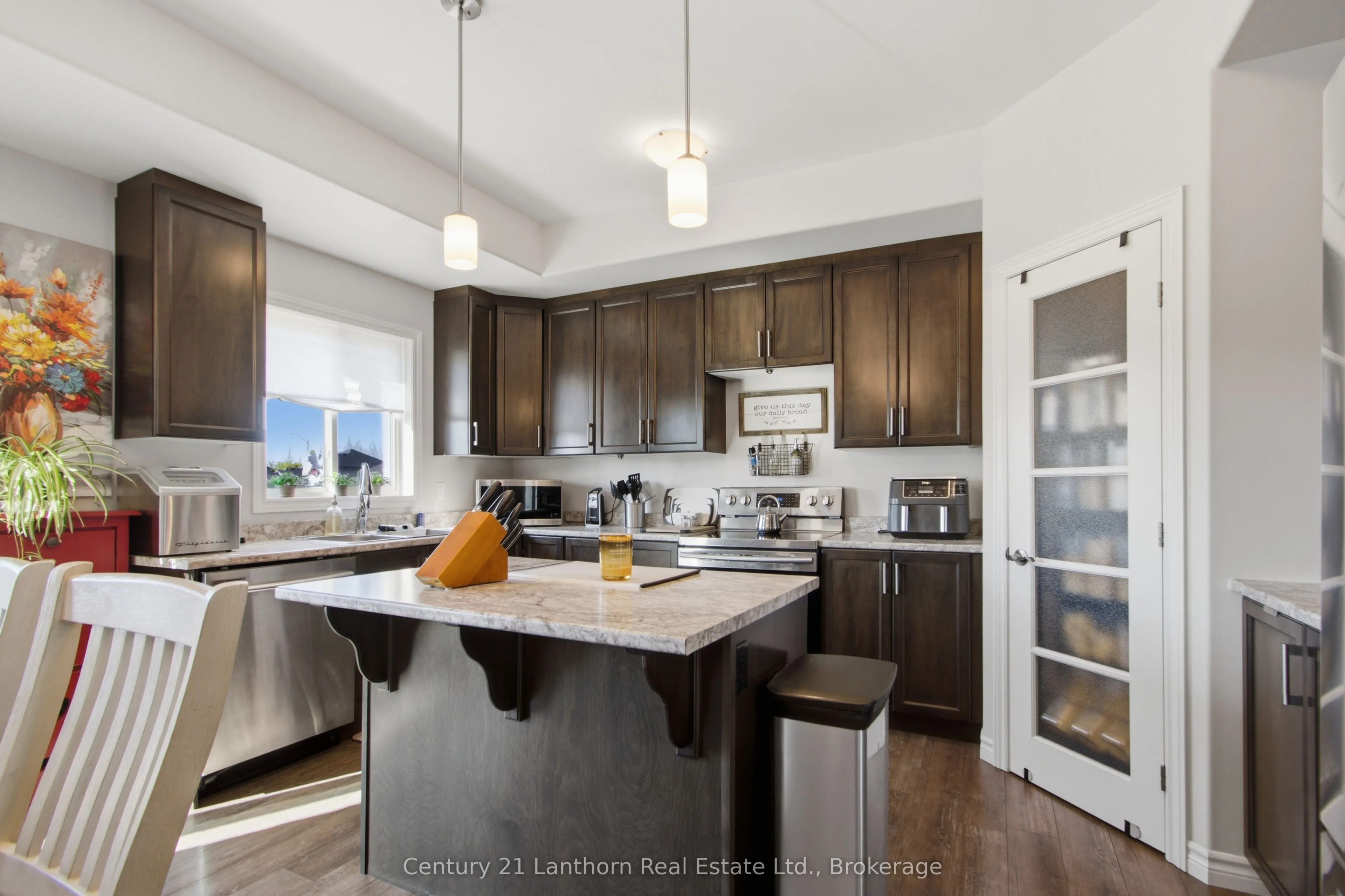 7 Cottonwood Drive