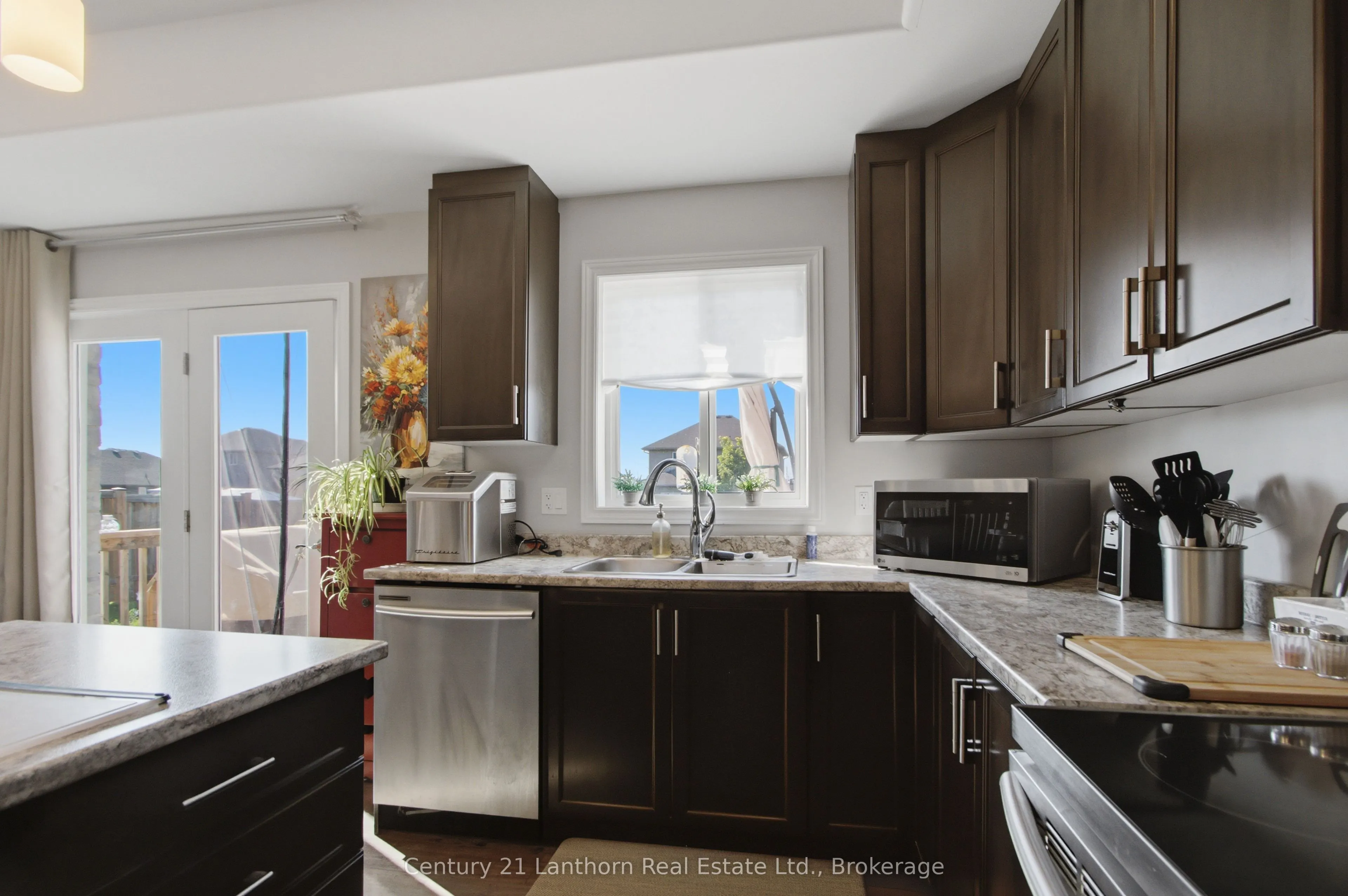 7 Cottonwood Drive