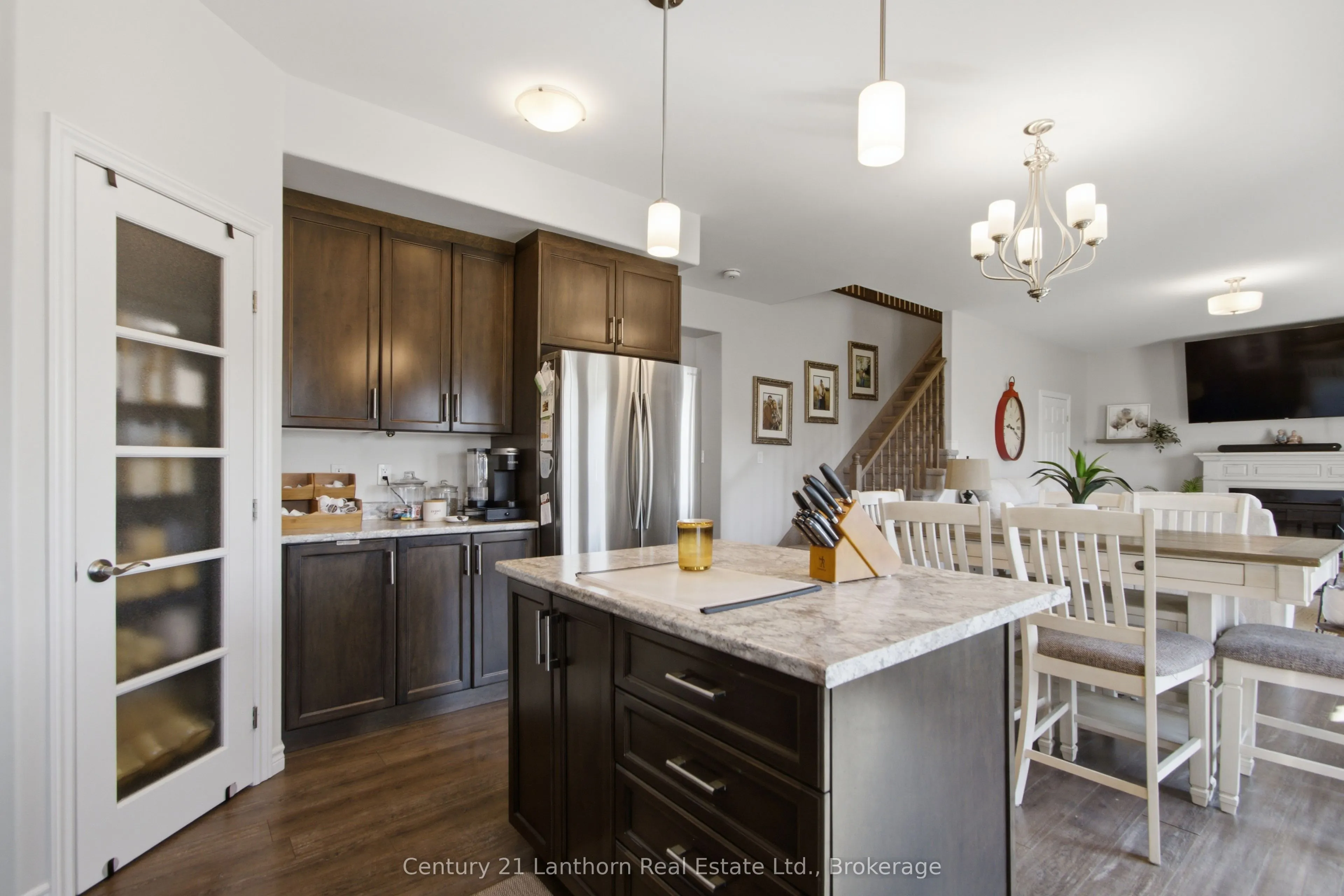 7 Cottonwood Drive