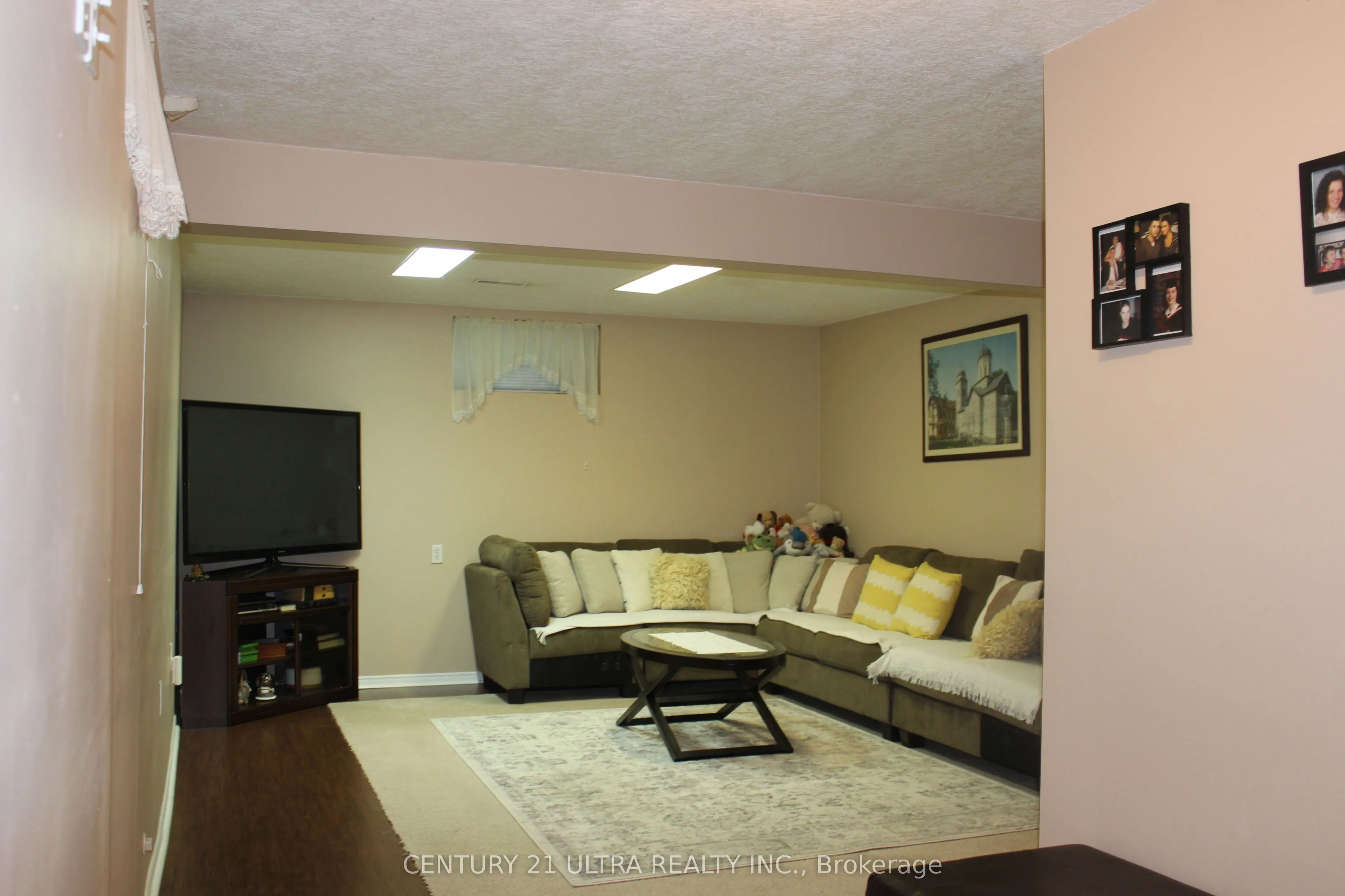 373 Brembel Crescent