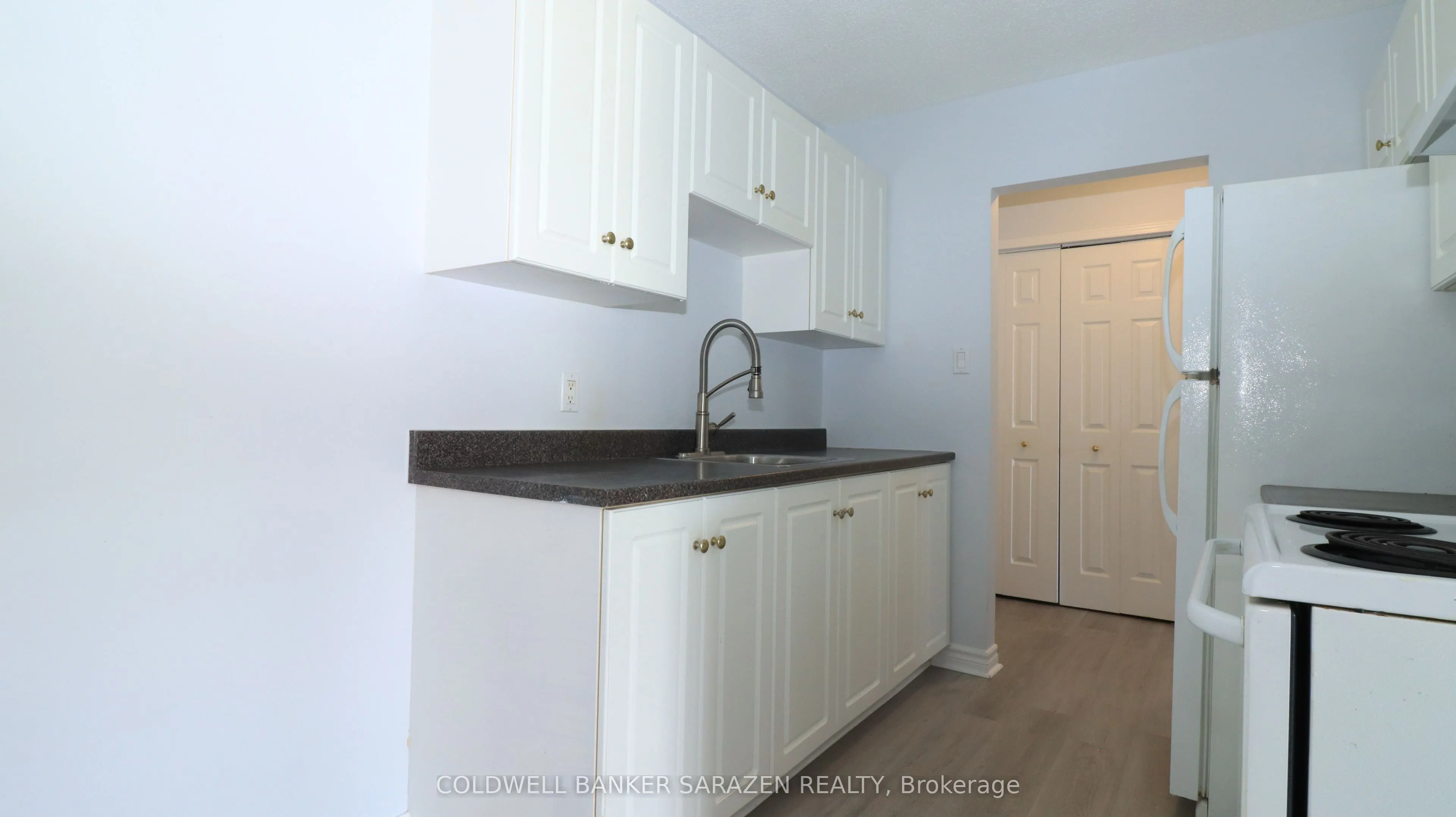 190 Elgin Street W #302