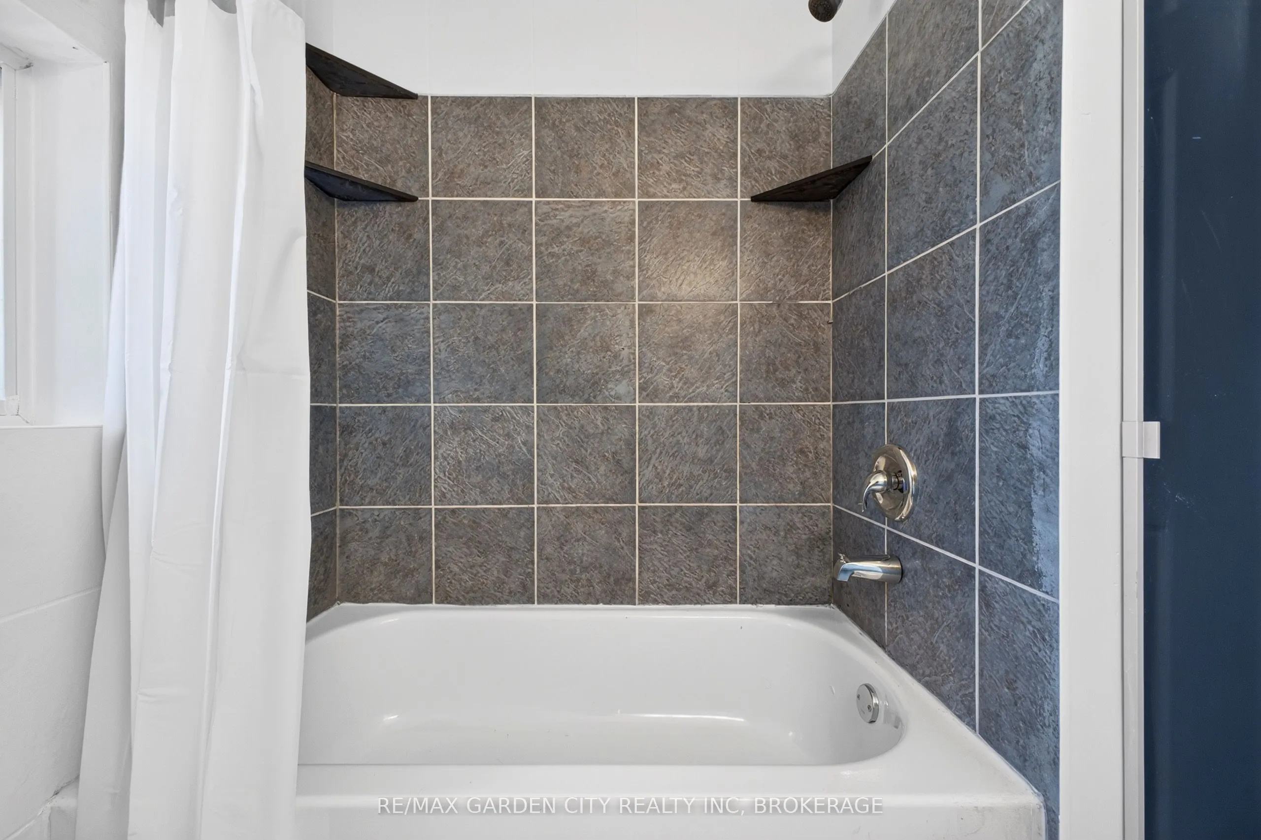 75 Keith Street