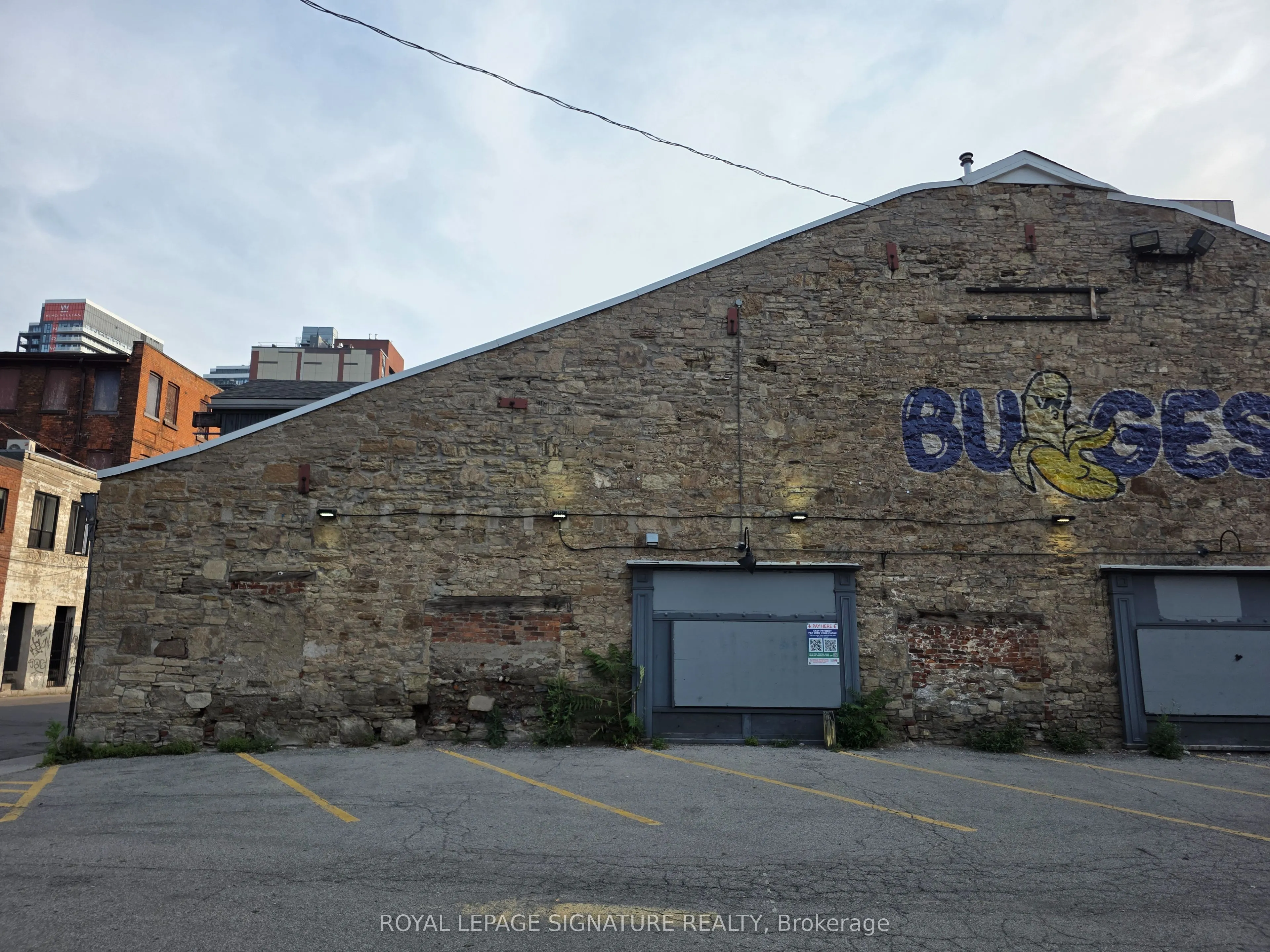 33 Bowen Street