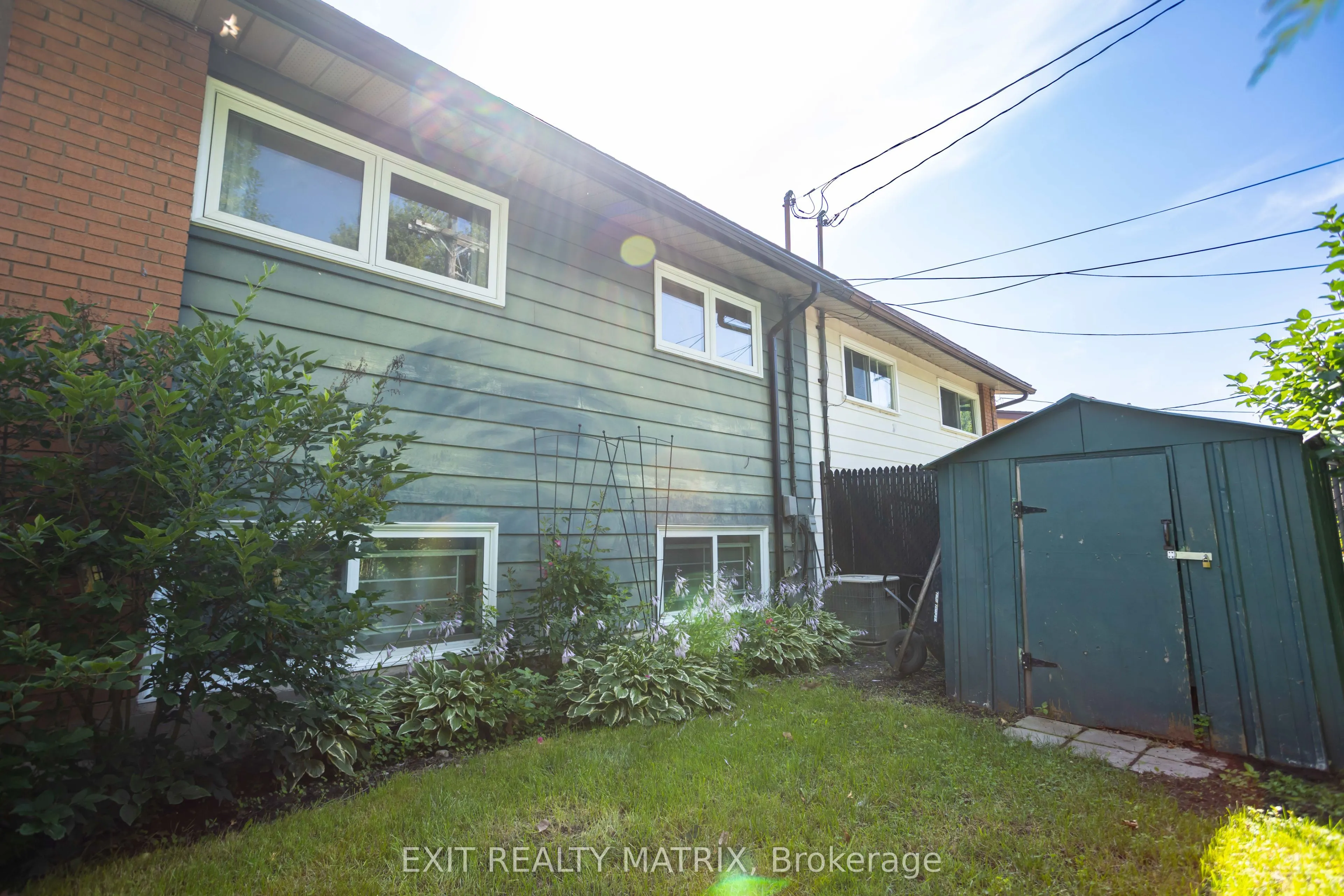 2064 St Laurent Boulevard
