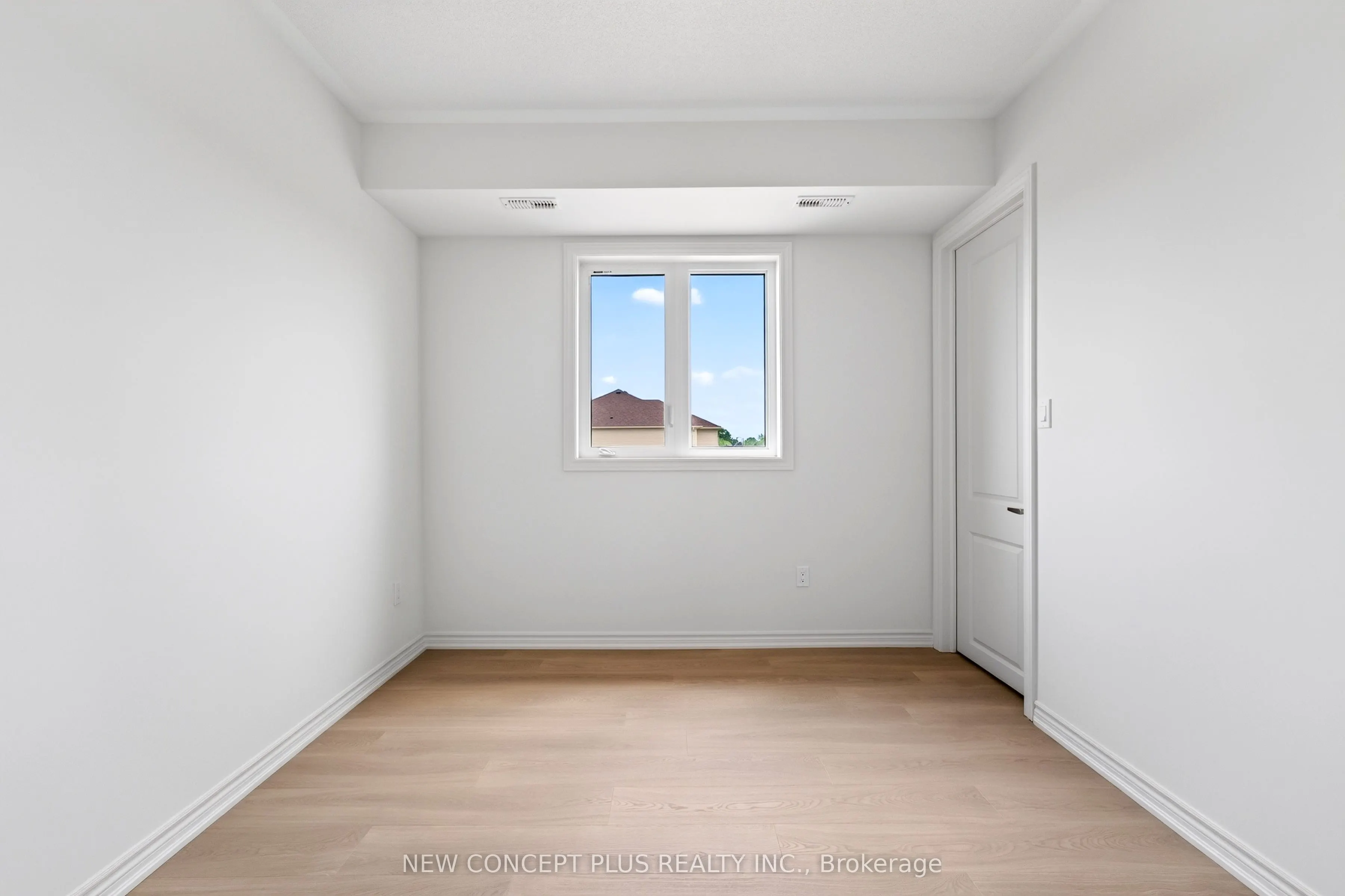 66 Debois Street