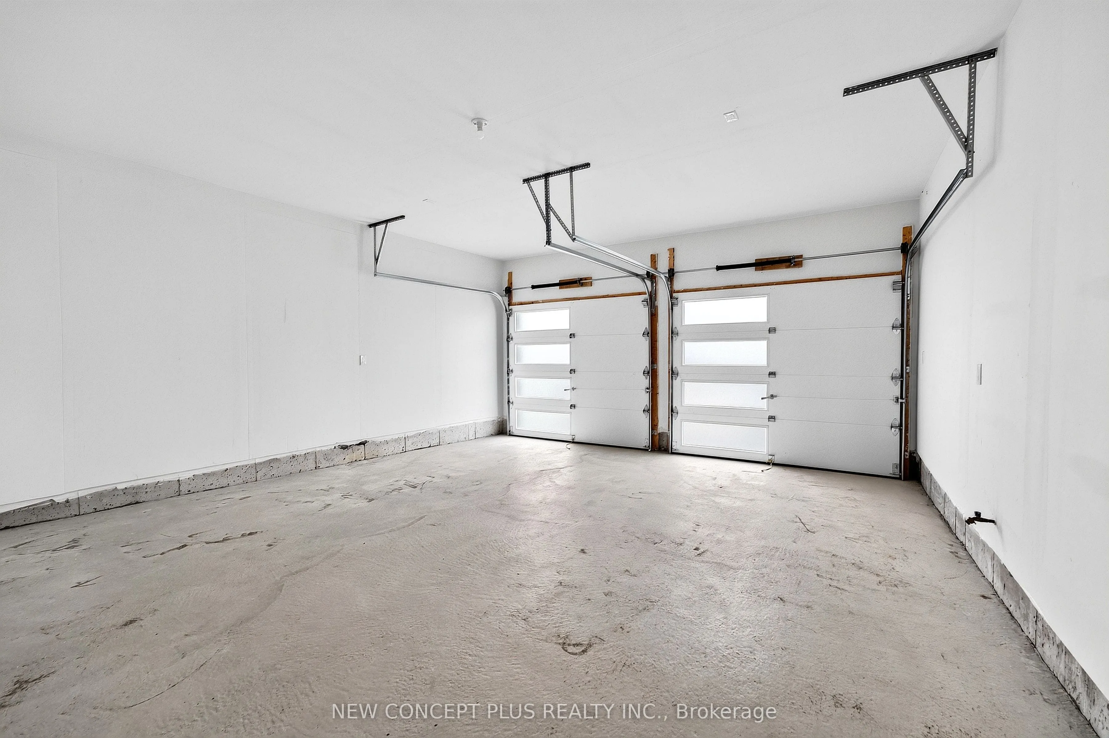 66 Debois Street