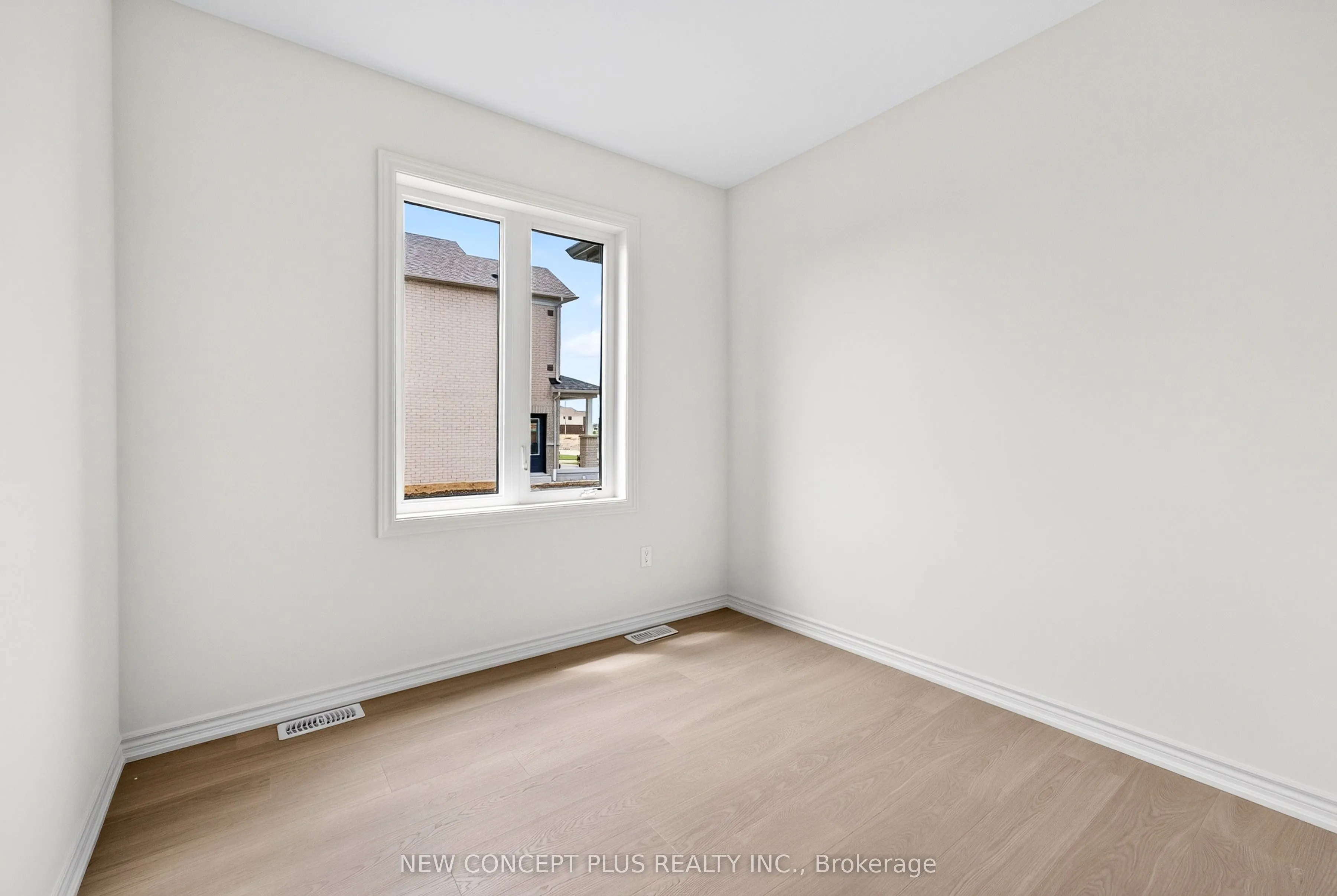 66 Debois Street