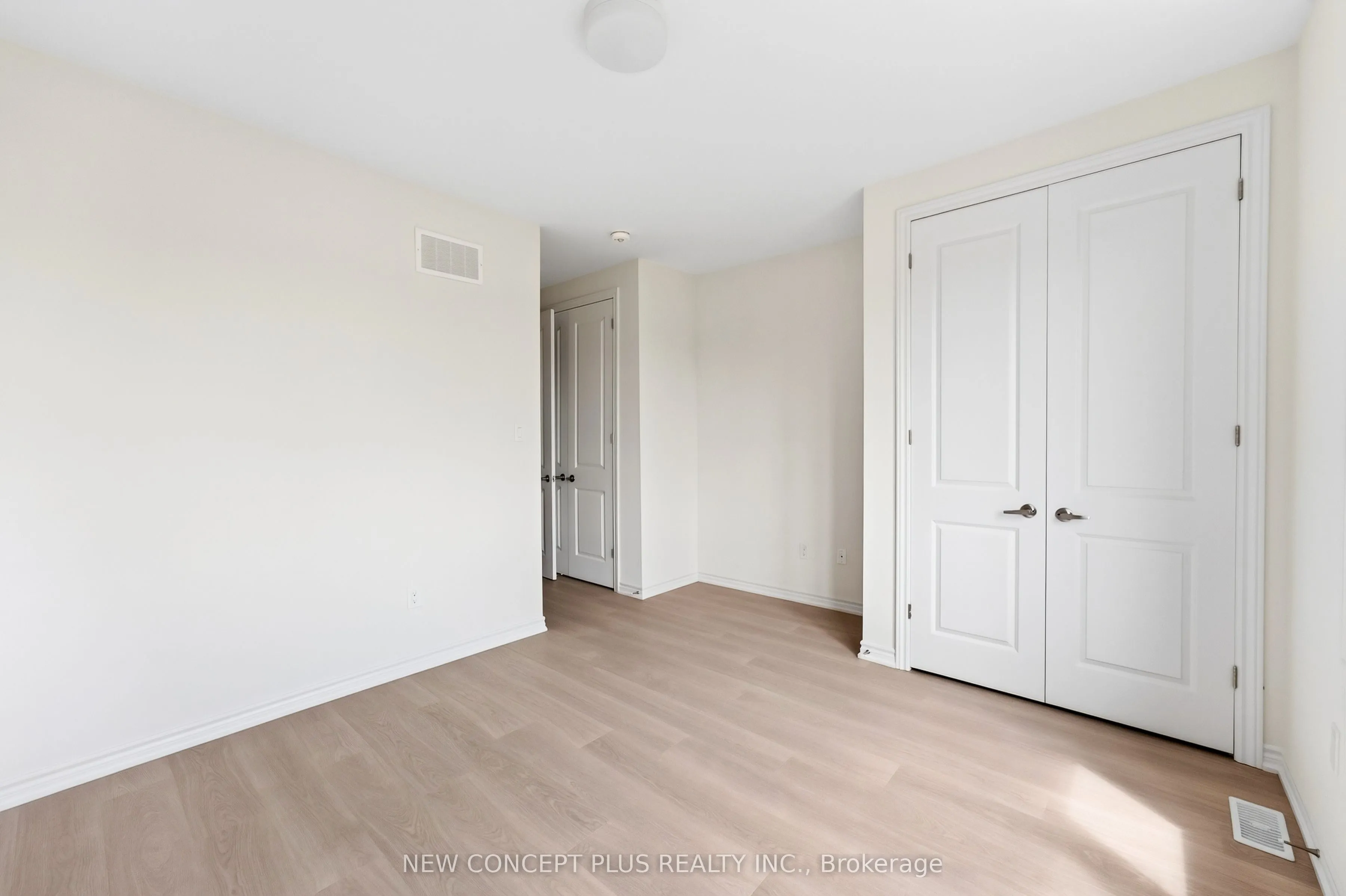 66 Debois Street